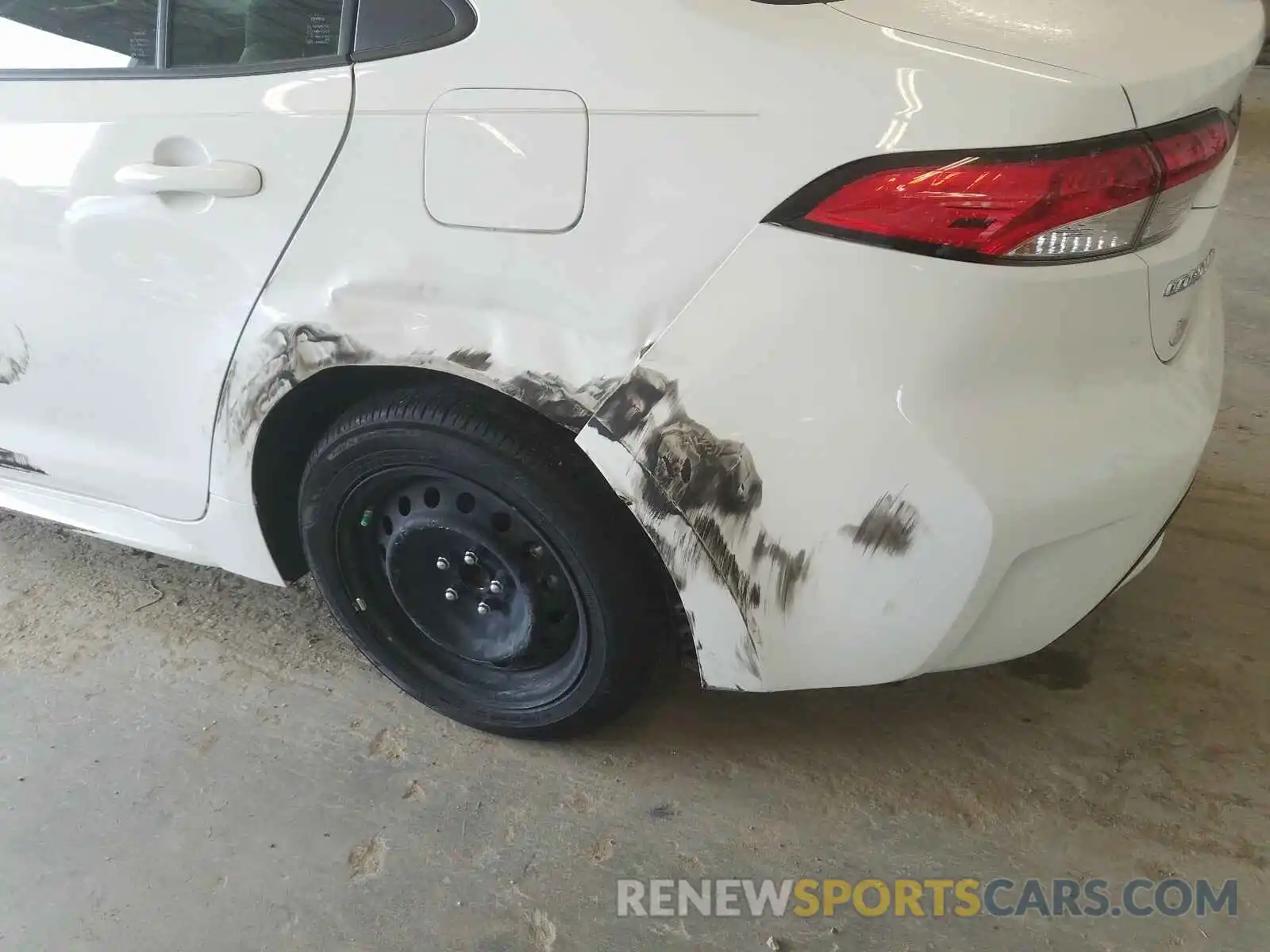 10 Photograph of a damaged car JTDEPRAE0LJ069642 TOYOTA COROLLA 2020