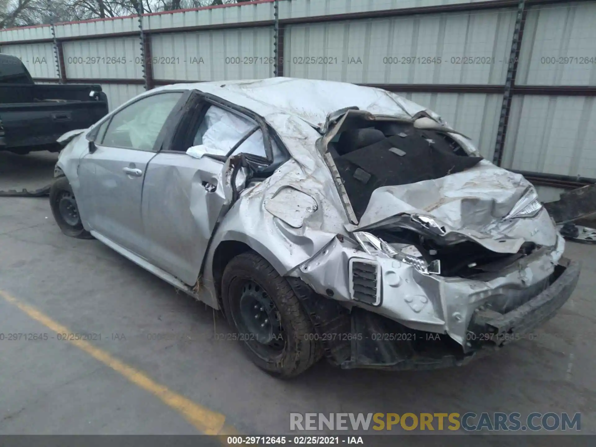3 Фотография поврежденного автомобиля JTDEPRAE0LJ085971 TOYOTA COROLLA 2020