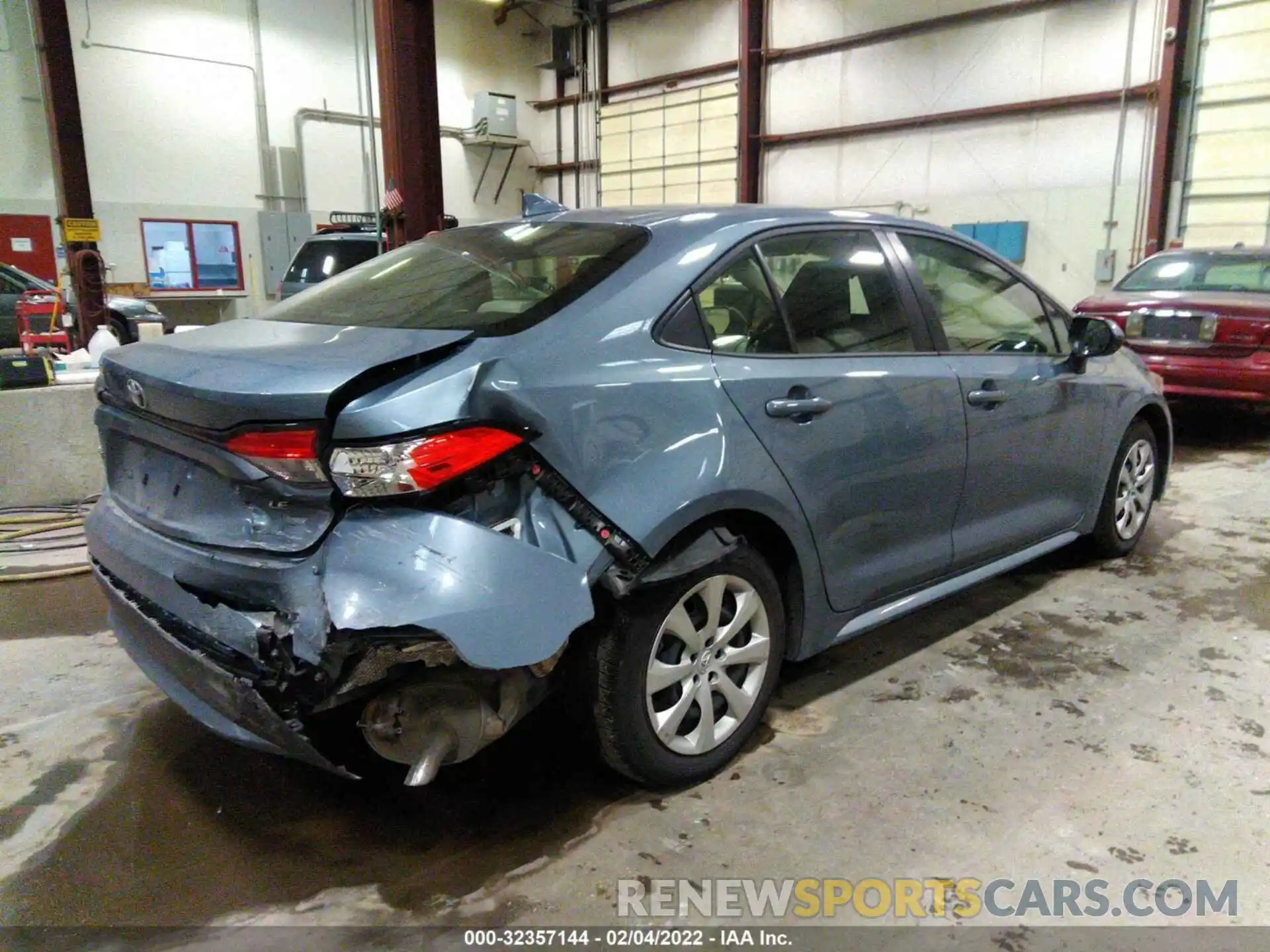 4 Photograph of a damaged car JTDEPRAE0LJ086022 TOYOTA COROLLA 2020