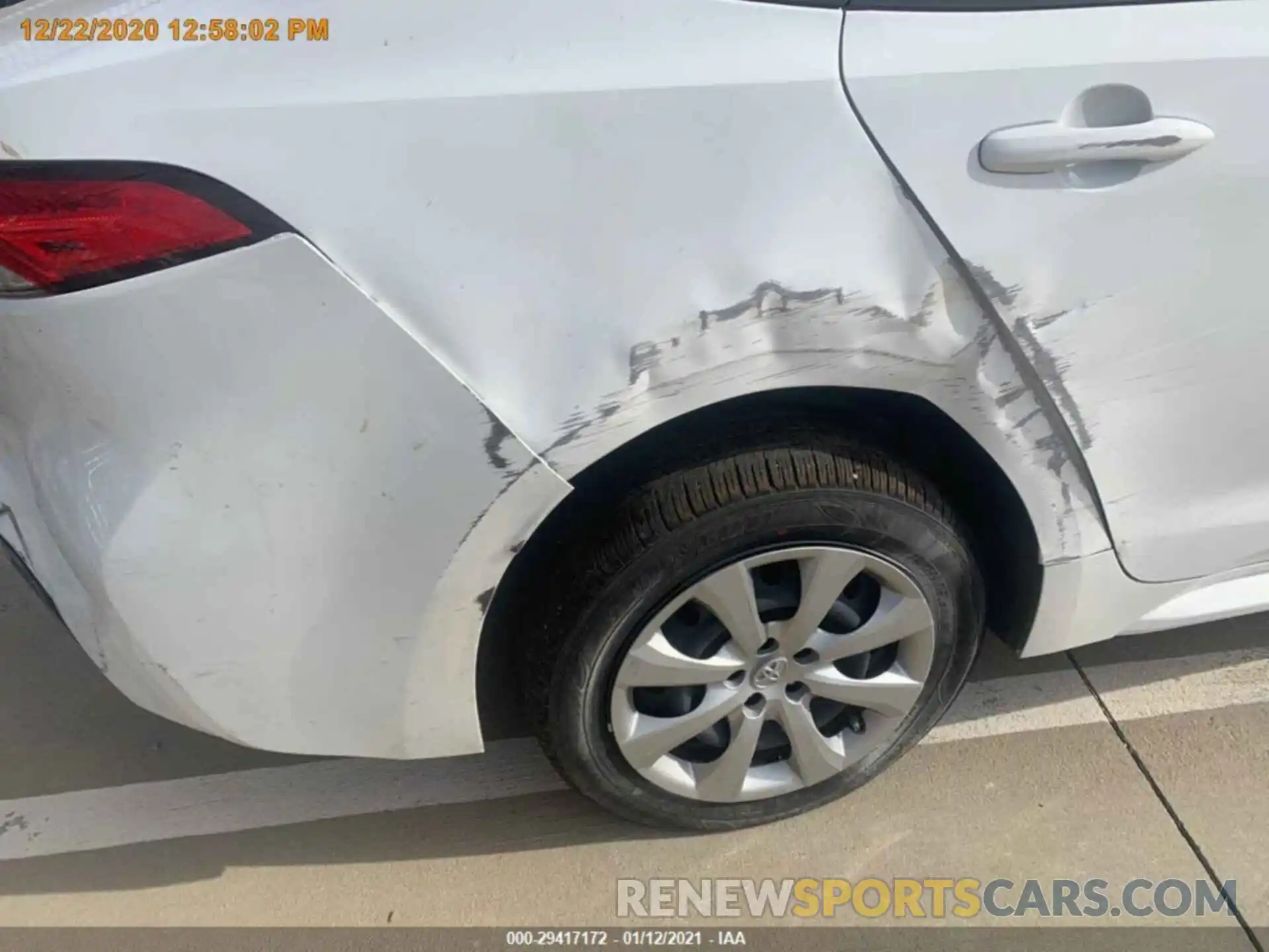 17 Photograph of a damaged car JTDEPRAE0LJ096226 TOYOTA COROLLA 2020