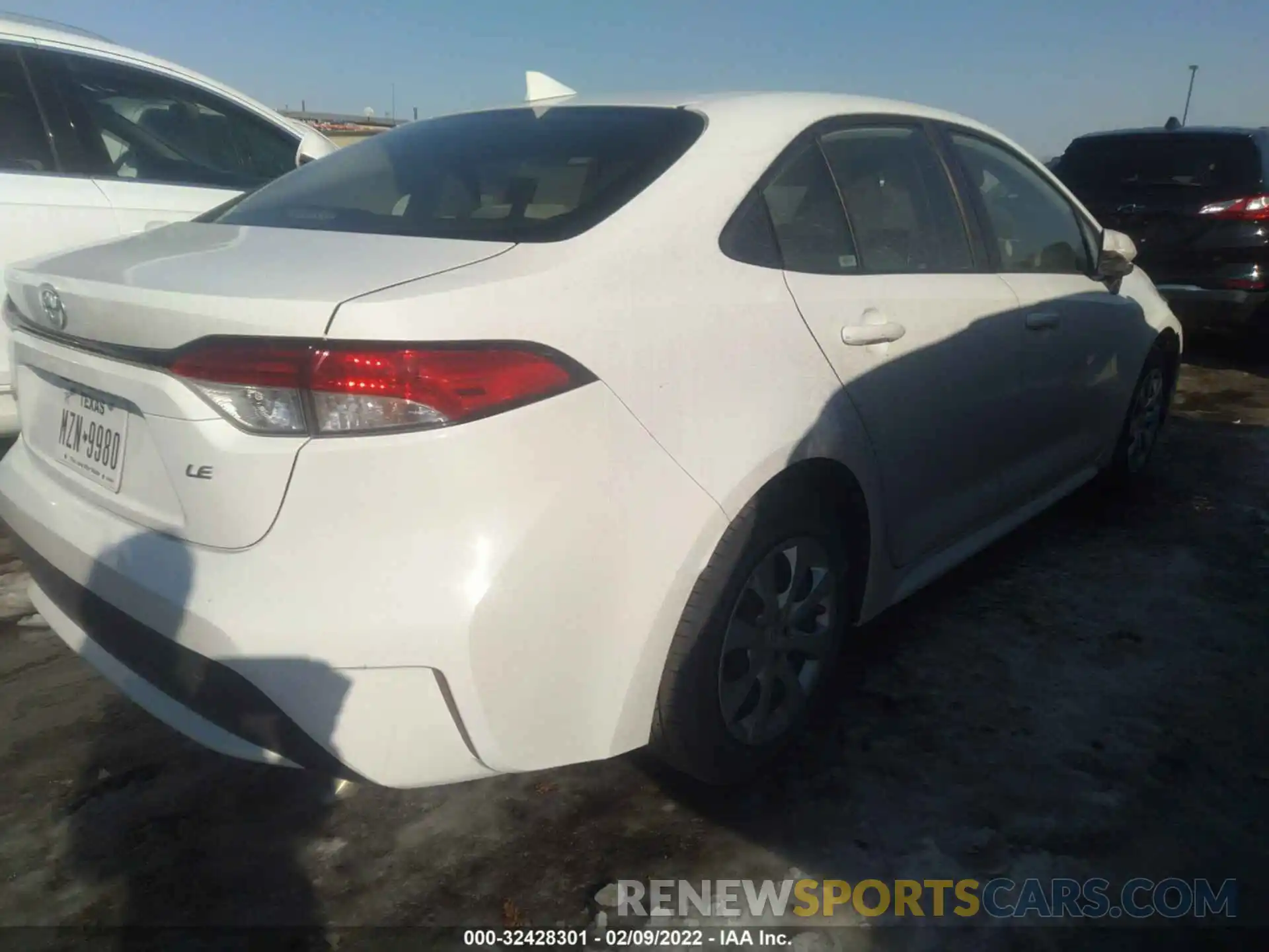 4 Photograph of a damaged car JTDEPRAE0LJ096341 TOYOTA COROLLA 2020