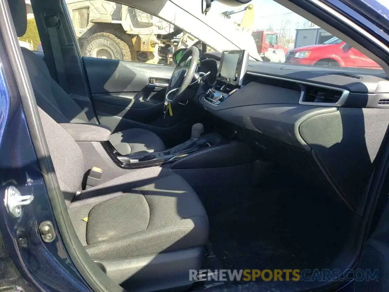 5 Photograph of a damaged car JTDEPRAE0LJ103109 TOYOTA COROLLA 2020