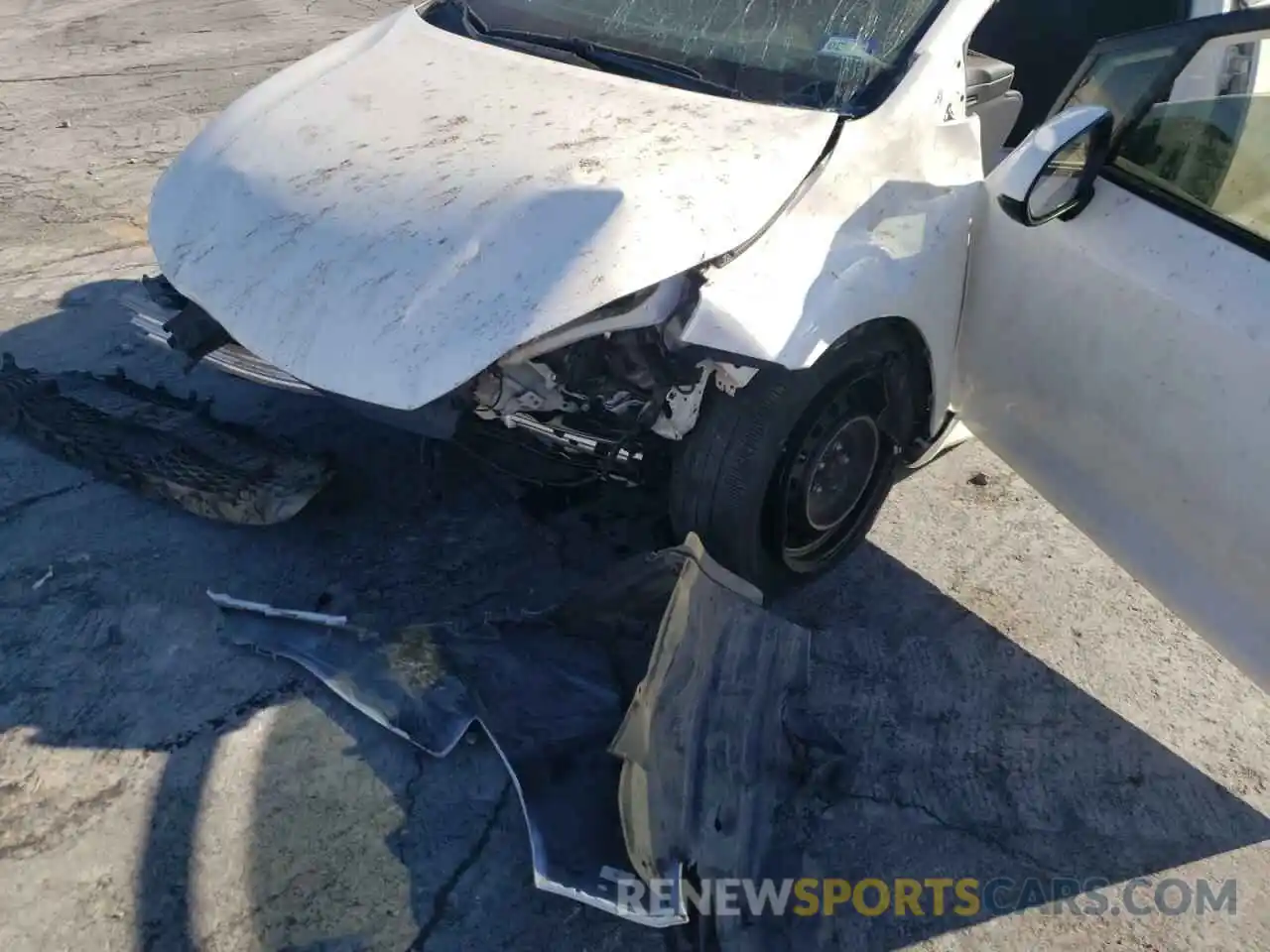 9 Photograph of a damaged car JTDEPRAE0LJ103398 TOYOTA COROLLA 2020