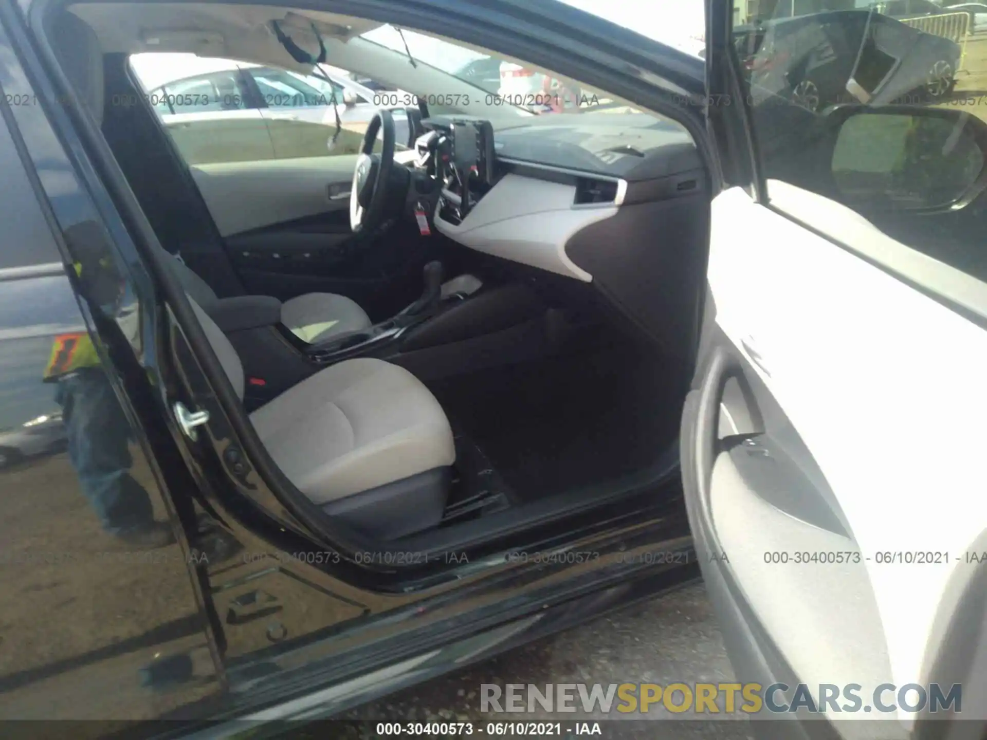 5 Photograph of a damaged car JTDEPRAE0LJ105488 TOYOTA COROLLA 2020