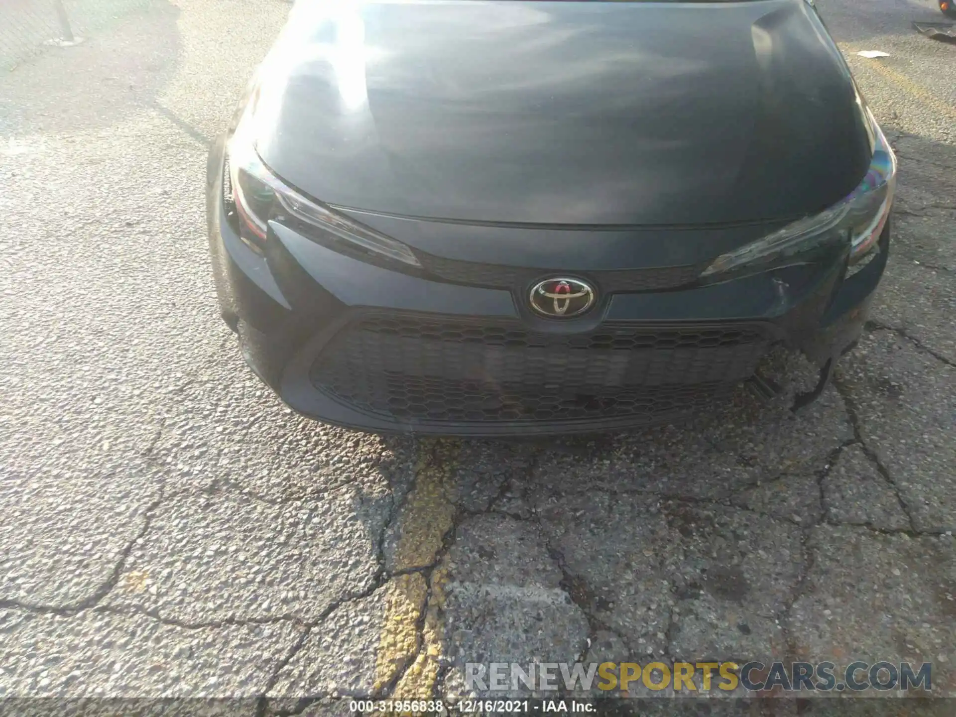 6 Photograph of a damaged car JTDEPRAE0LJ108343 TOYOTA COROLLA 2020