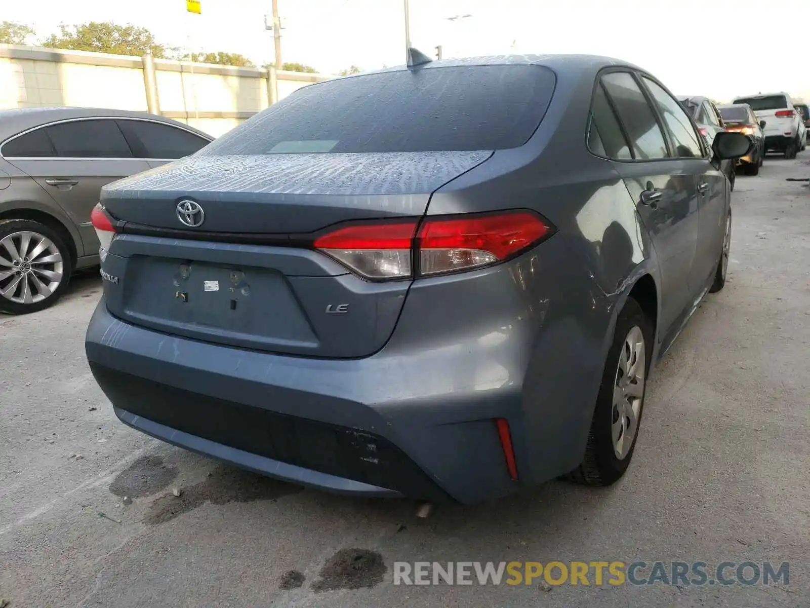 4 Photograph of a damaged car JTDEPRAE0LJ112716 TOYOTA COROLLA 2020