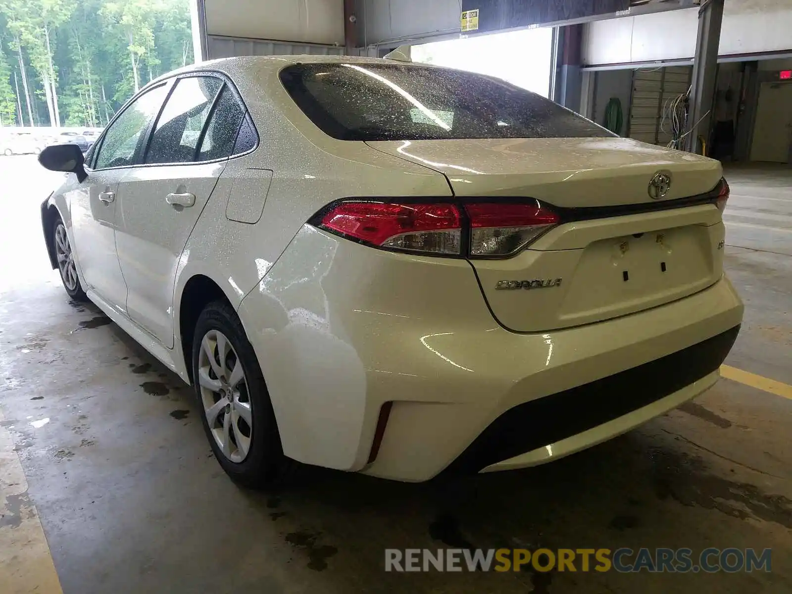 3 Photograph of a damaged car JTDEPRAE1LJ018456 TOYOTA COROLLA 2020