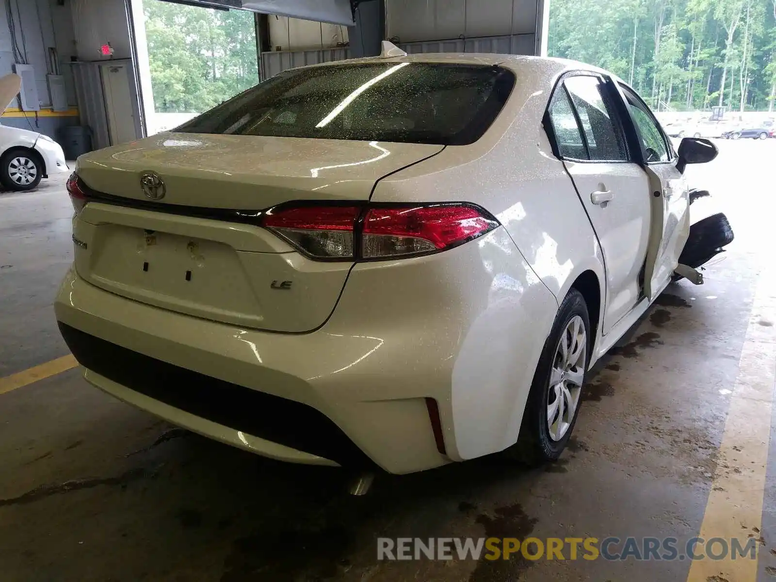 4 Photograph of a damaged car JTDEPRAE1LJ018456 TOYOTA COROLLA 2020