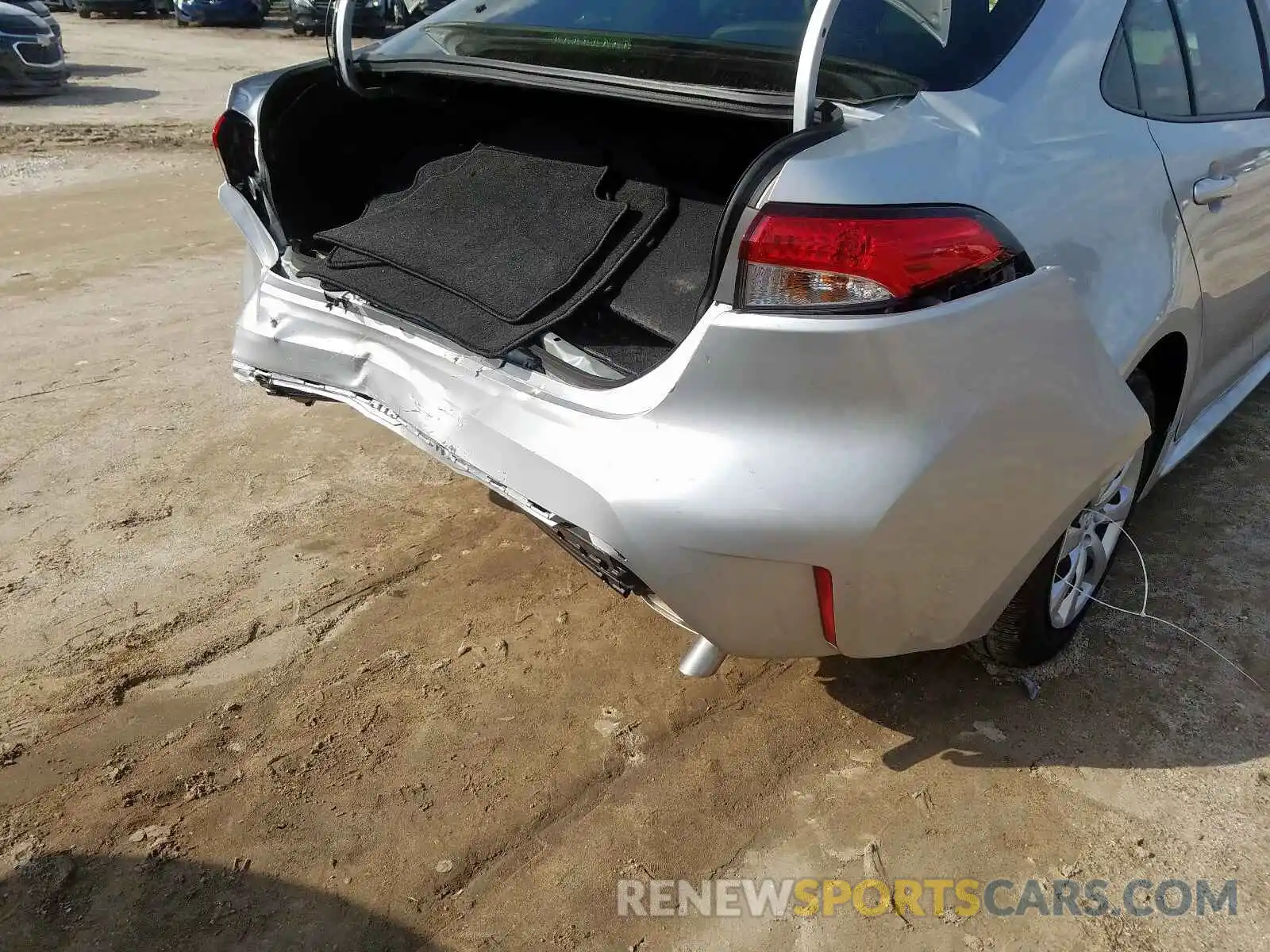 9 Photograph of a damaged car JTDEPRAE1LJ021003 TOYOTA COROLLA 2020