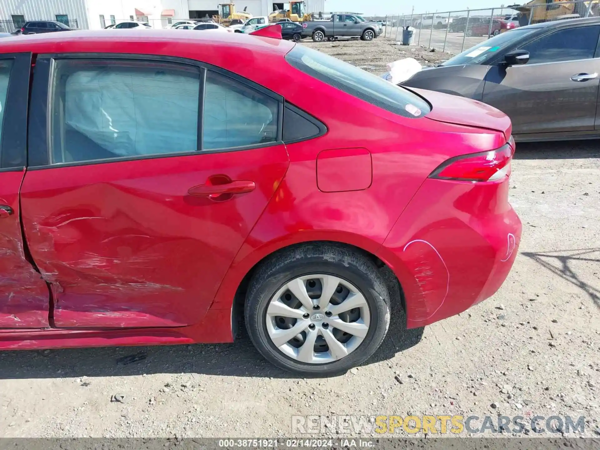 17 Photograph of a damaged car JTDEPRAE1LJ031806 TOYOTA COROLLA 2020