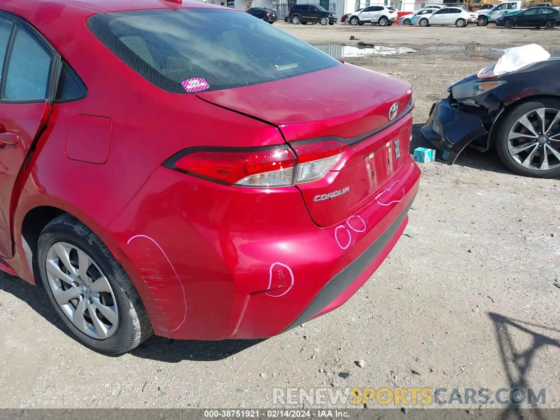 18 Photograph of a damaged car JTDEPRAE1LJ031806 TOYOTA COROLLA 2020