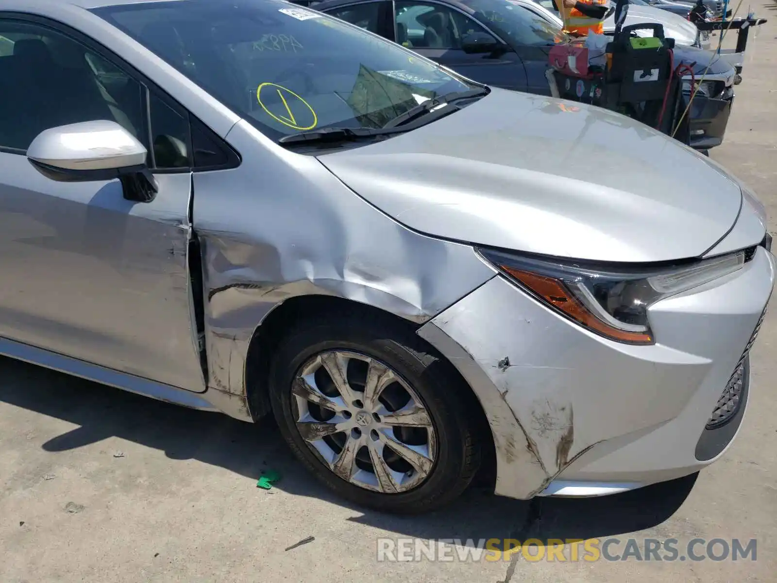 9 Photograph of a damaged car JTDEPRAE1LJ034706 TOYOTA COROLLA 2020