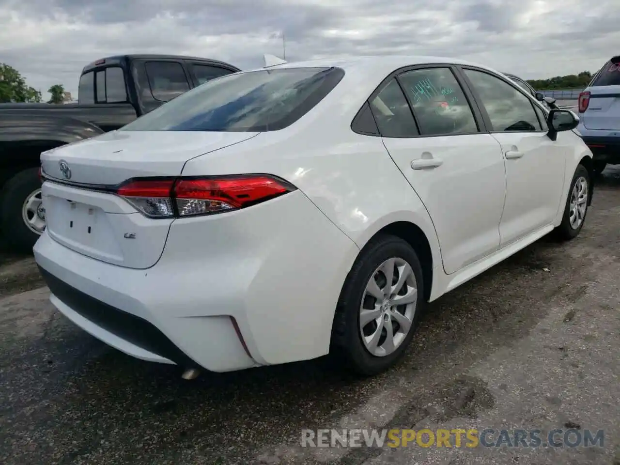 4 Photograph of a damaged car JTDEPRAE1LJ037377 TOYOTA COROLLA 2020