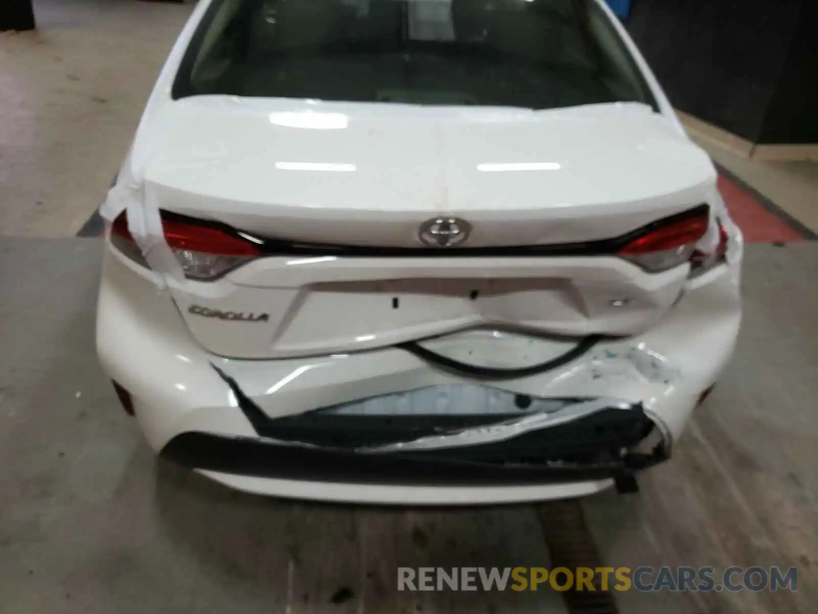 9 Photograph of a damaged car JTDEPRAE1LJ037637 TOYOTA COROLLA 2020