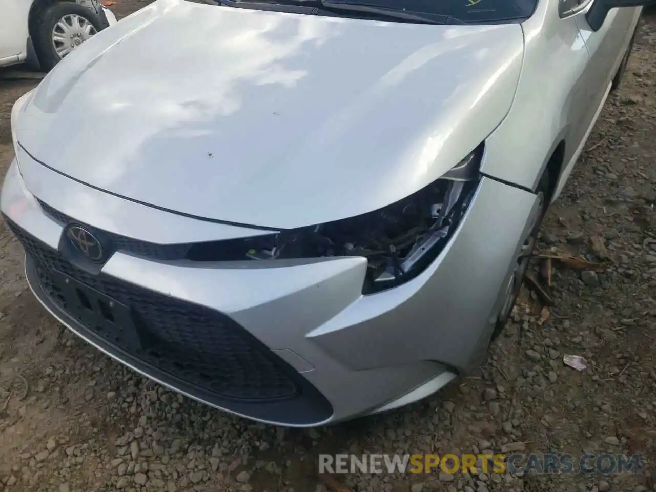 9 Photograph of a damaged car JTDEPRAE1LJ039680 TOYOTA COROLLA 2020