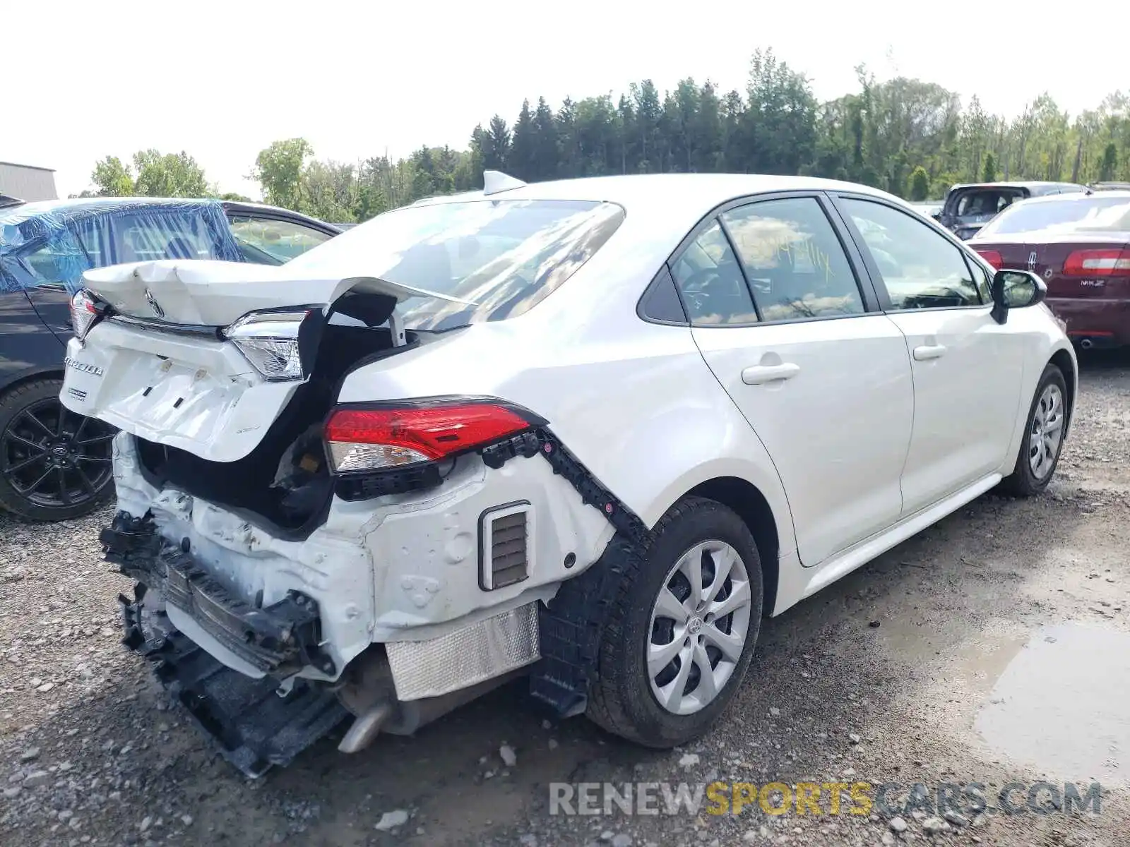 4 Photograph of a damaged car JTDEPRAE1LJ041414 TOYOTA COROLLA 2020