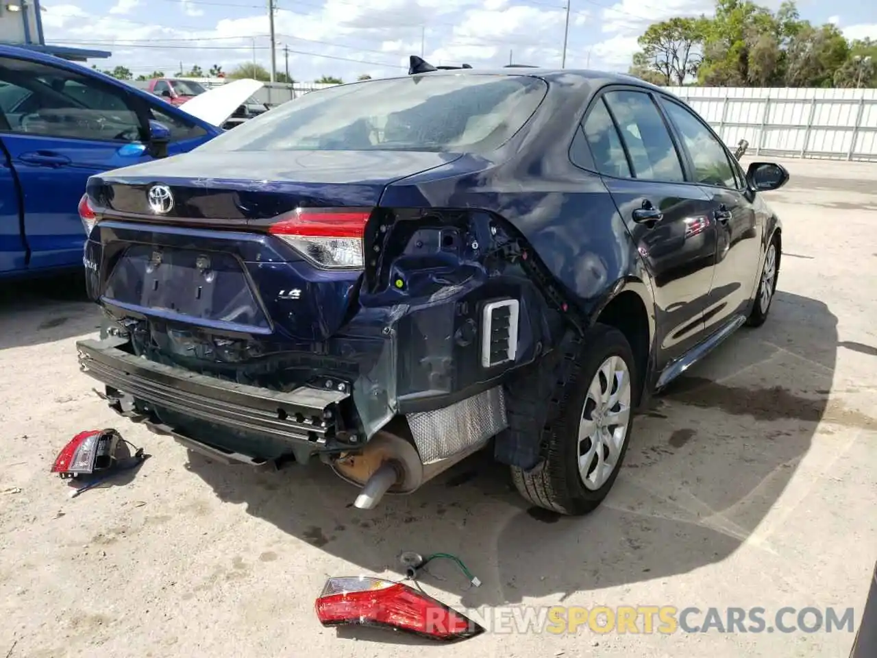 4 Photograph of a damaged car JTDEPRAE1LJ041820 TOYOTA COROLLA 2020