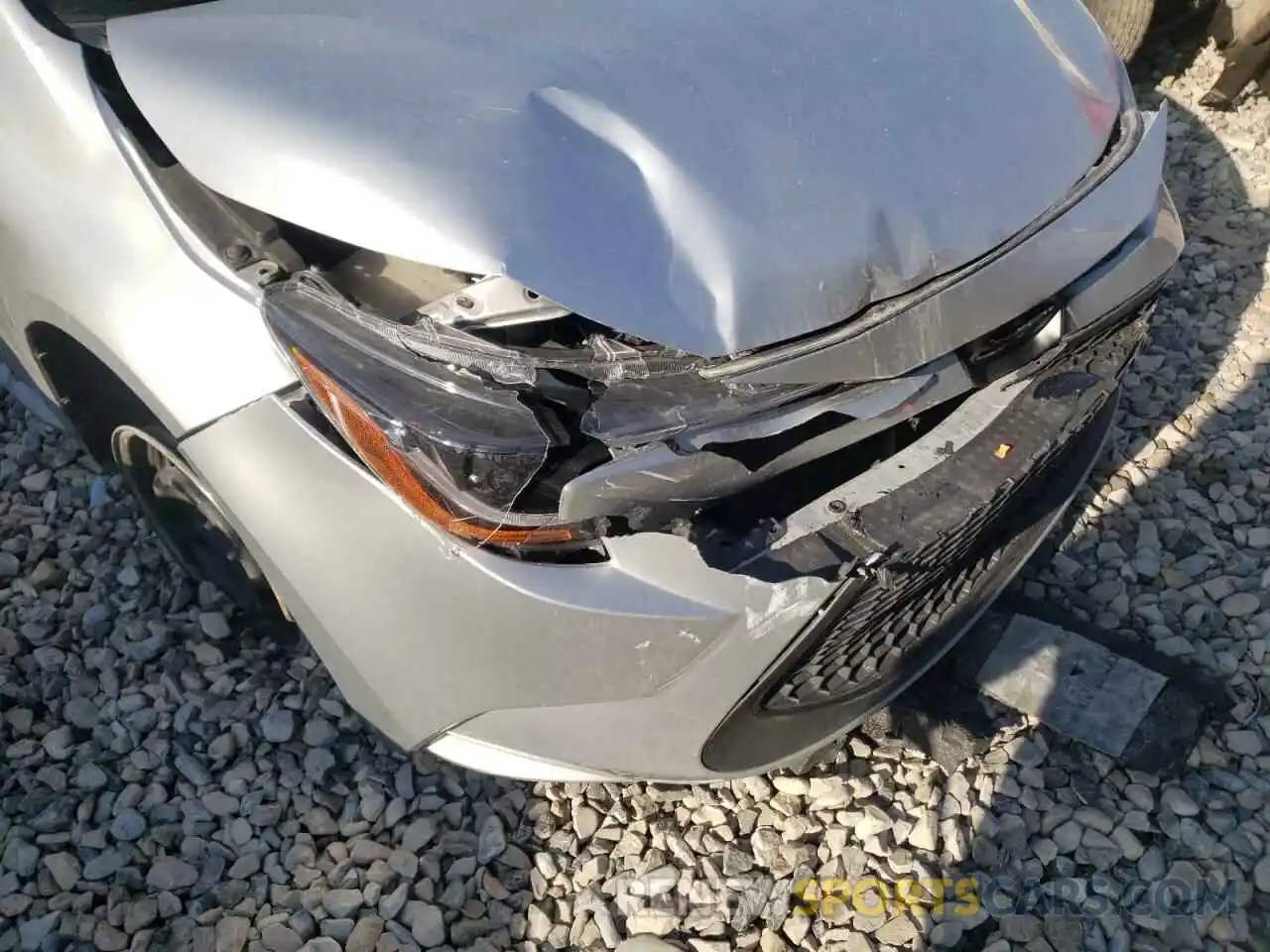 9 Photograph of a damaged car JTDEPRAE1LJ041977 TOYOTA COROLLA 2020