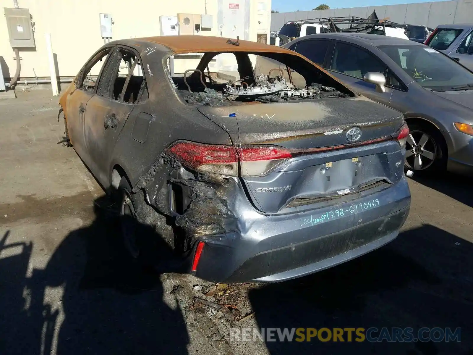 3 Photograph of a damaged car JTDEPRAE1LJ050985 TOYOTA COROLLA 2020