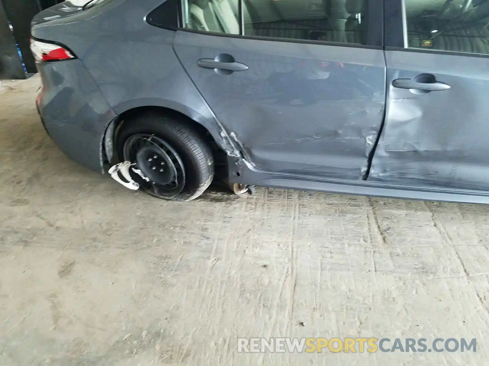 9 Photograph of a damaged car JTDEPRAE1LJ054972 TOYOTA COROLLA 2020