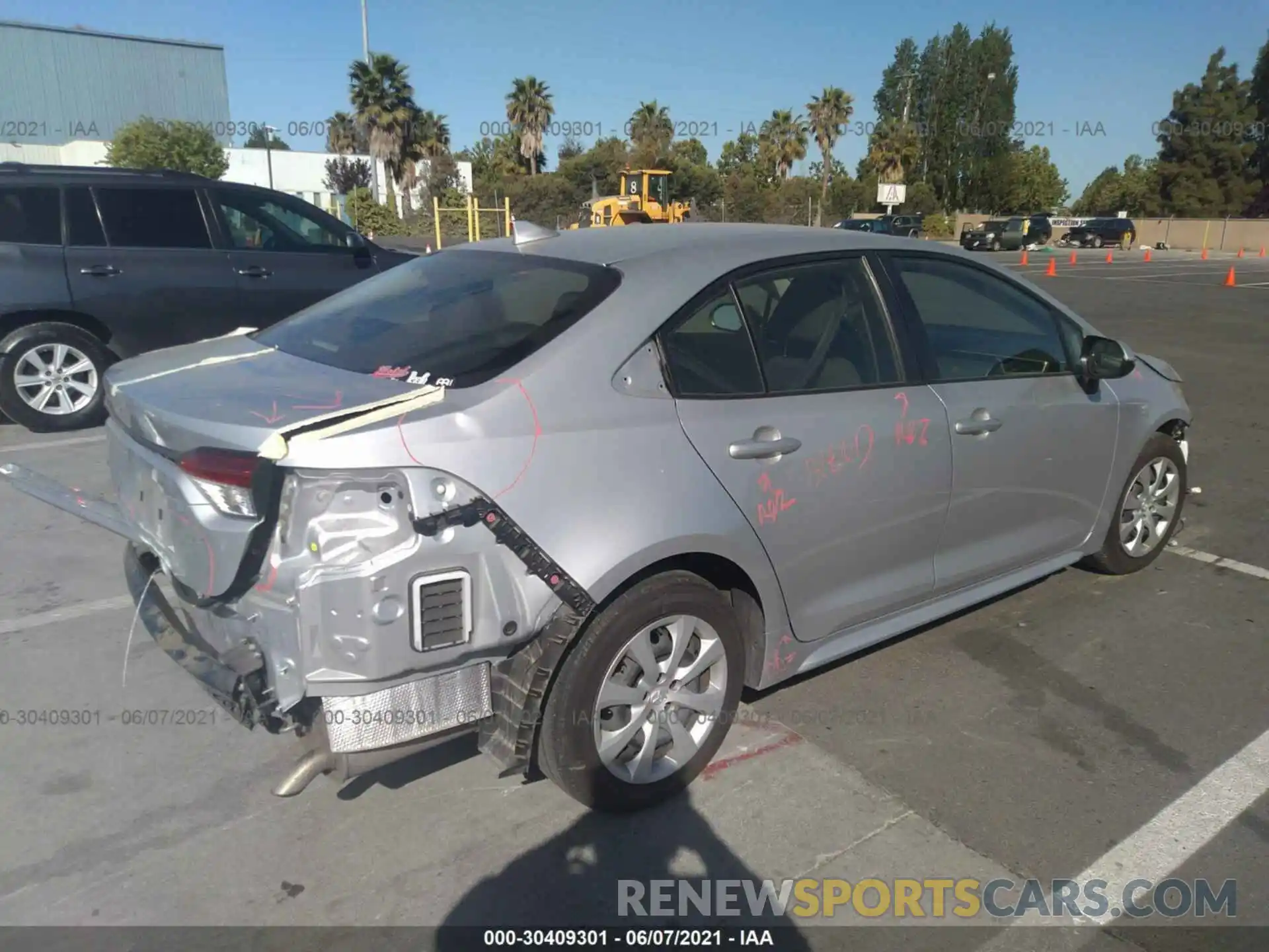 4 Photograph of a damaged car JTDEPRAE1LJ057175 TOYOTA COROLLA 2020