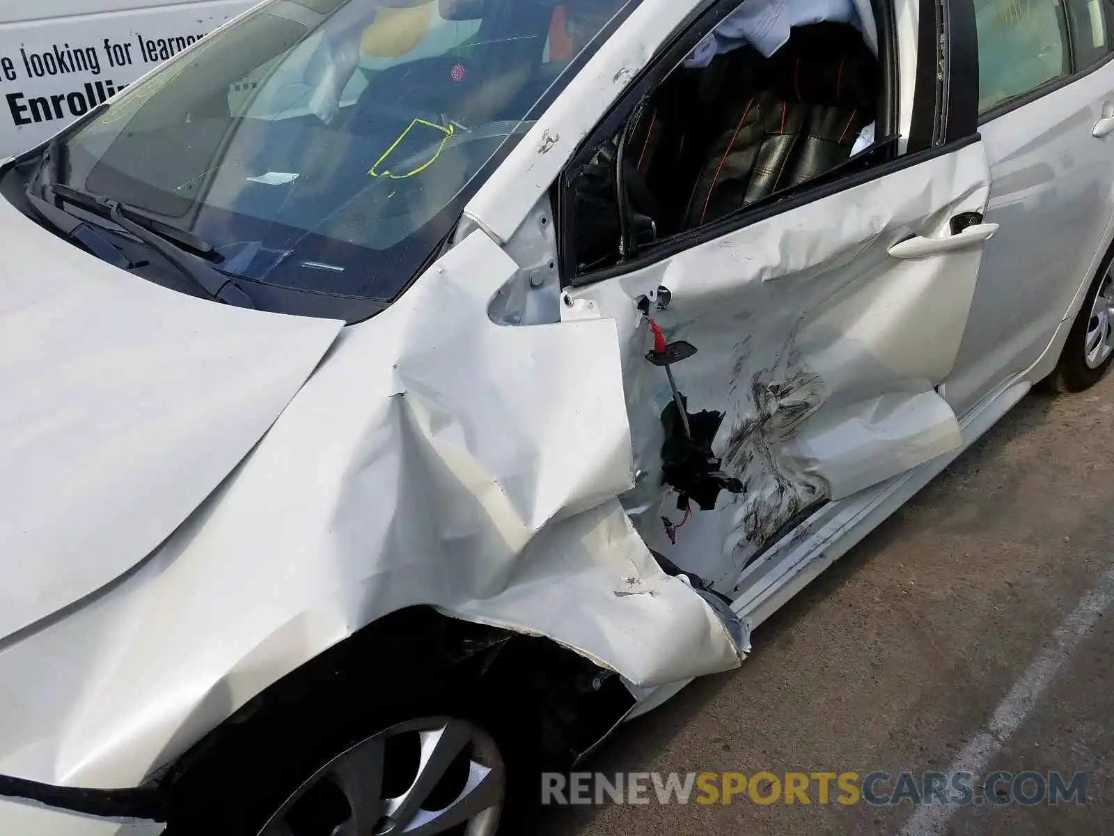 9 Photograph of a damaged car JTDEPRAE1LJ060089 TOYOTA COROLLA 2020