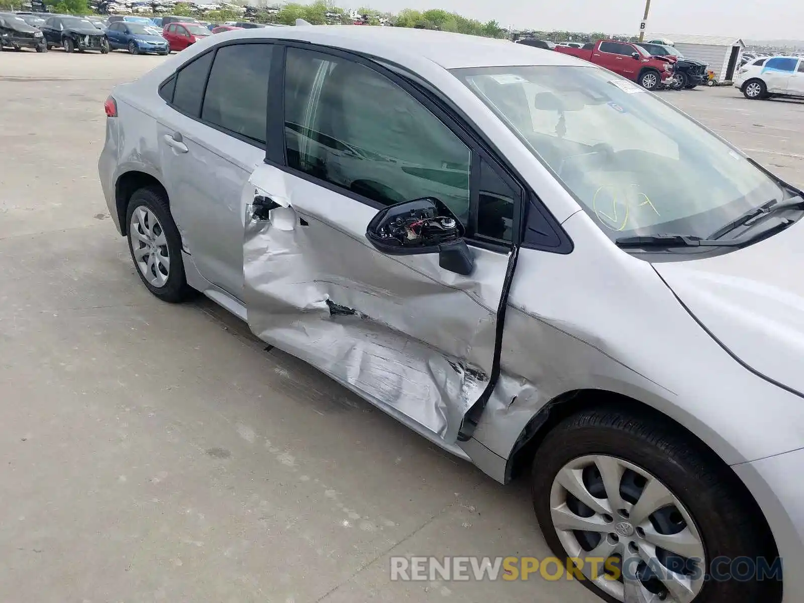 9 Photograph of a damaged car JTDEPRAE1LJ062425 TOYOTA COROLLA 2020