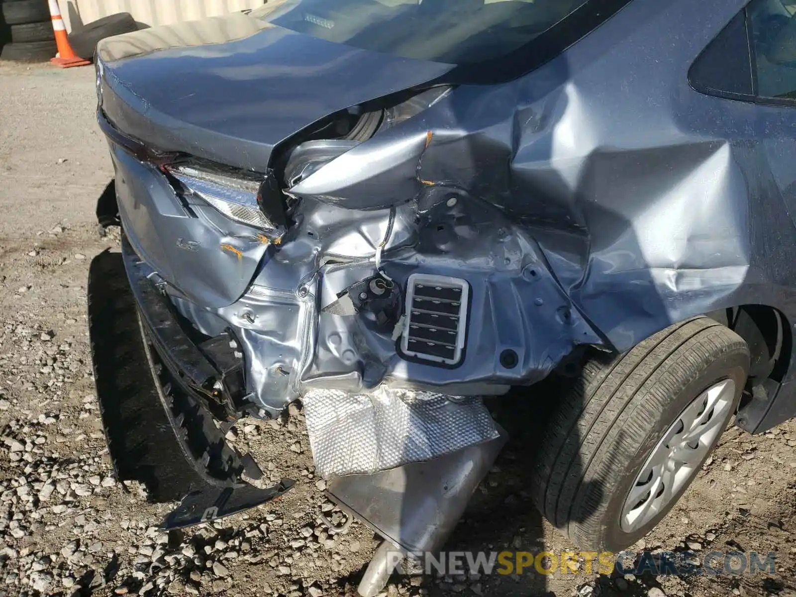 9 Photograph of a damaged car JTDEPRAE1LJ062795 TOYOTA COROLLA 2020