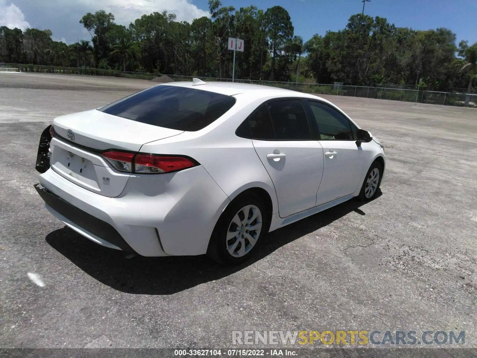 4 Photograph of a damaged car JTDEPRAE1LJ067558 TOYOTA COROLLA 2020