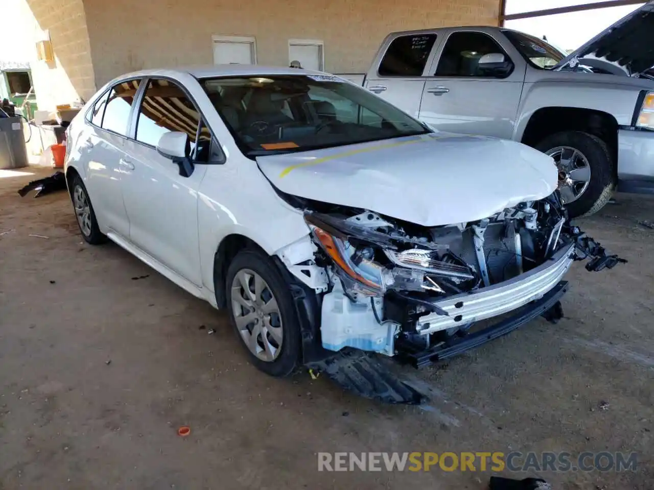 1 Photograph of a damaged car JTDEPRAE1LJ068936 TOYOTA COROLLA 2020