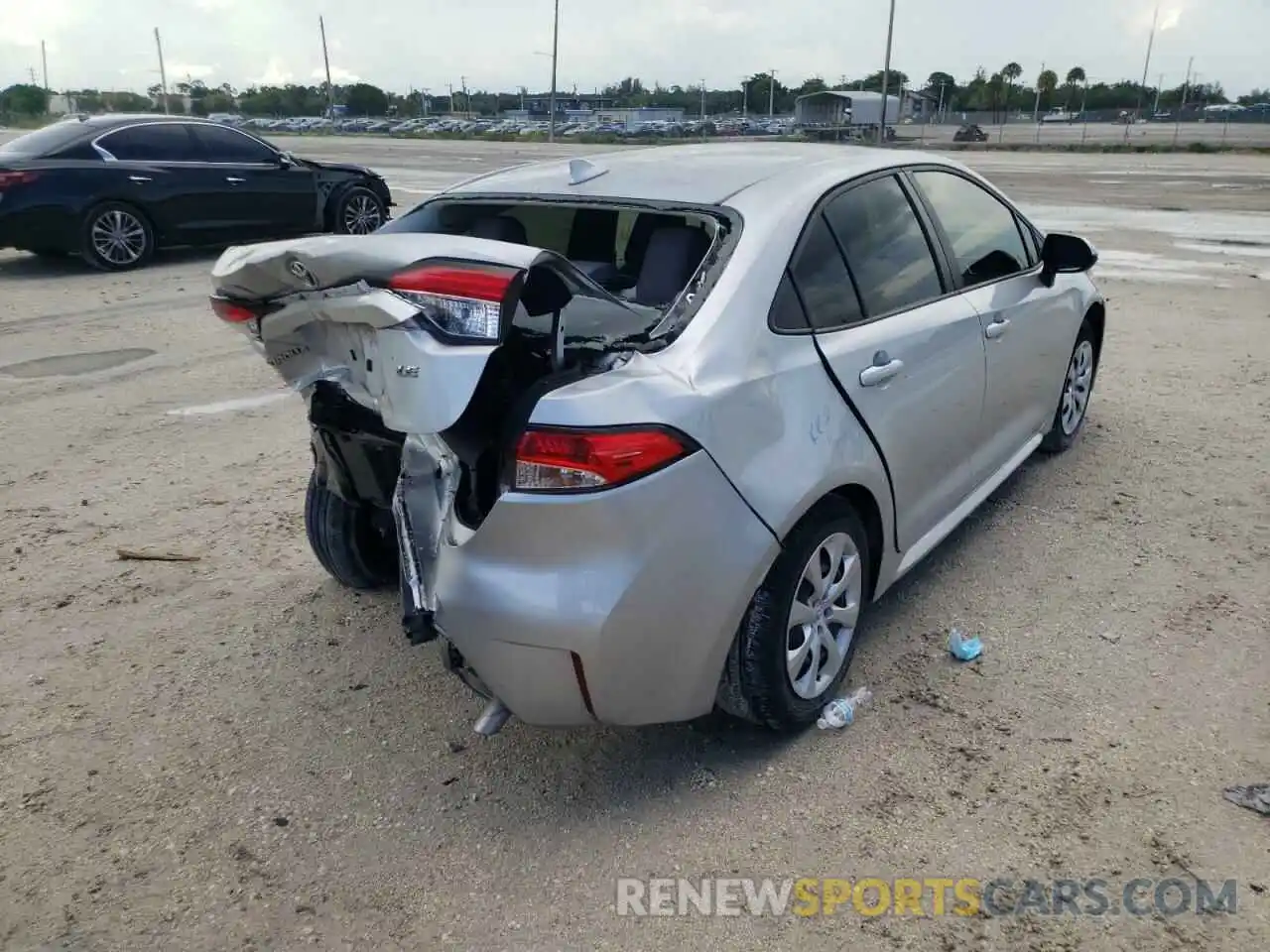 4 Photograph of a damaged car JTDEPRAE1LJ077748 TOYOTA COROLLA 2020