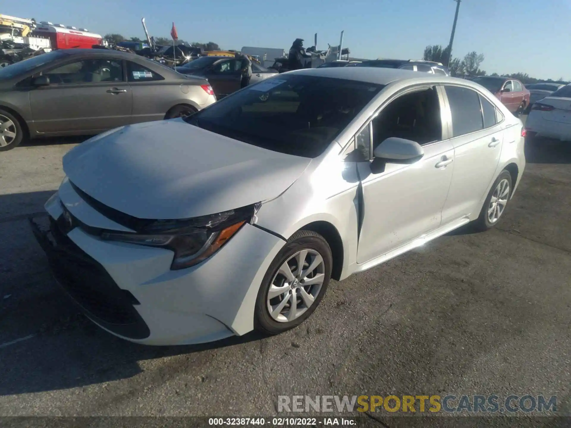 2 Photograph of a damaged car JTDEPRAE1LJ079399 TOYOTA COROLLA 2020