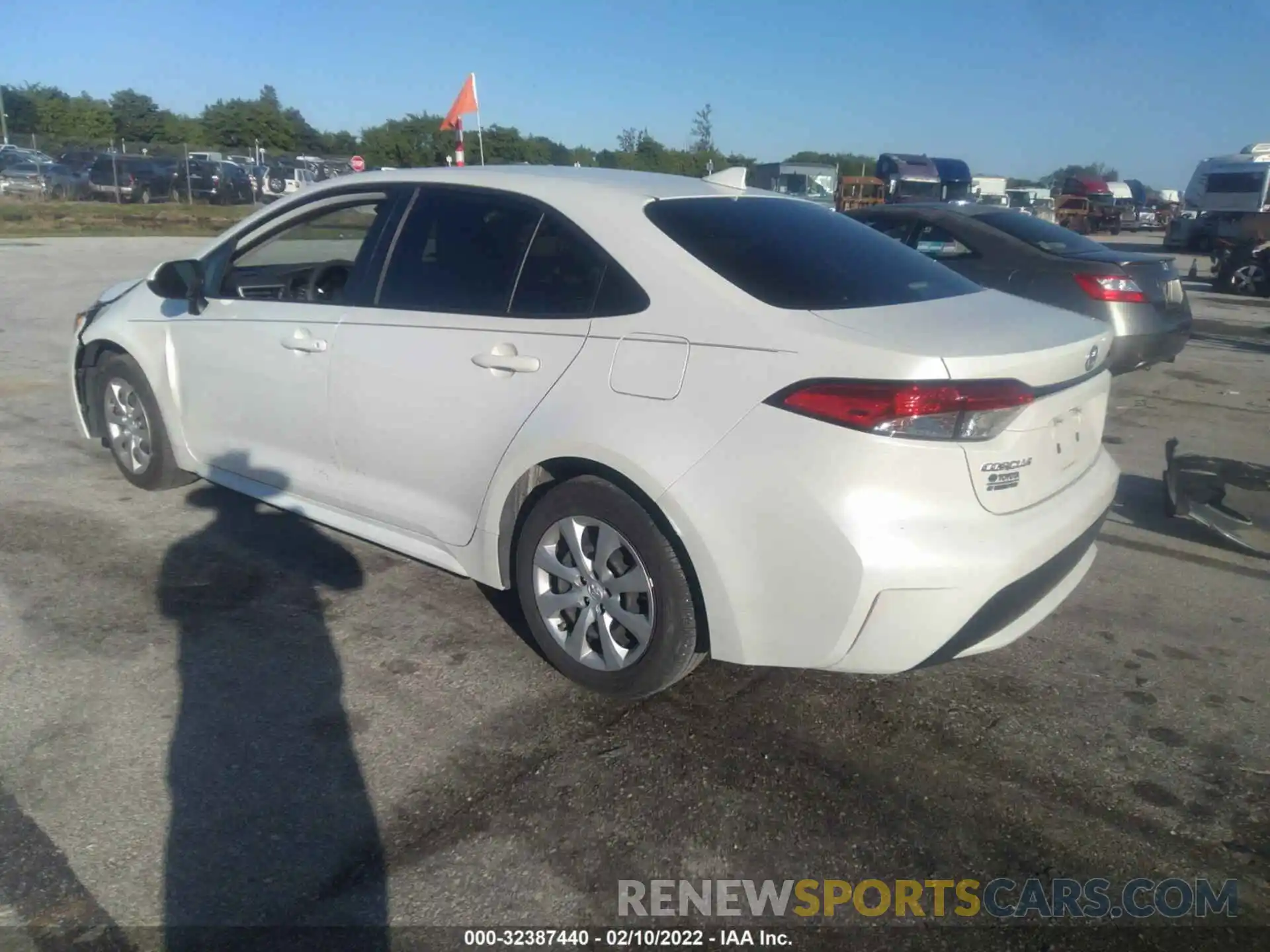 3 Photograph of a damaged car JTDEPRAE1LJ079399 TOYOTA COROLLA 2020