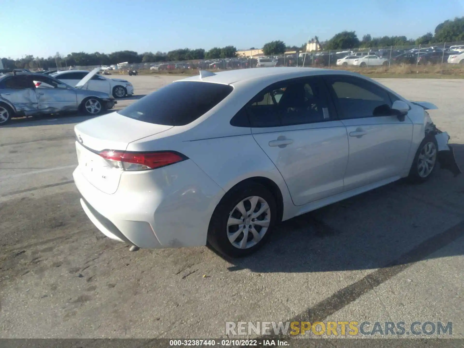 4 Photograph of a damaged car JTDEPRAE1LJ079399 TOYOTA COROLLA 2020