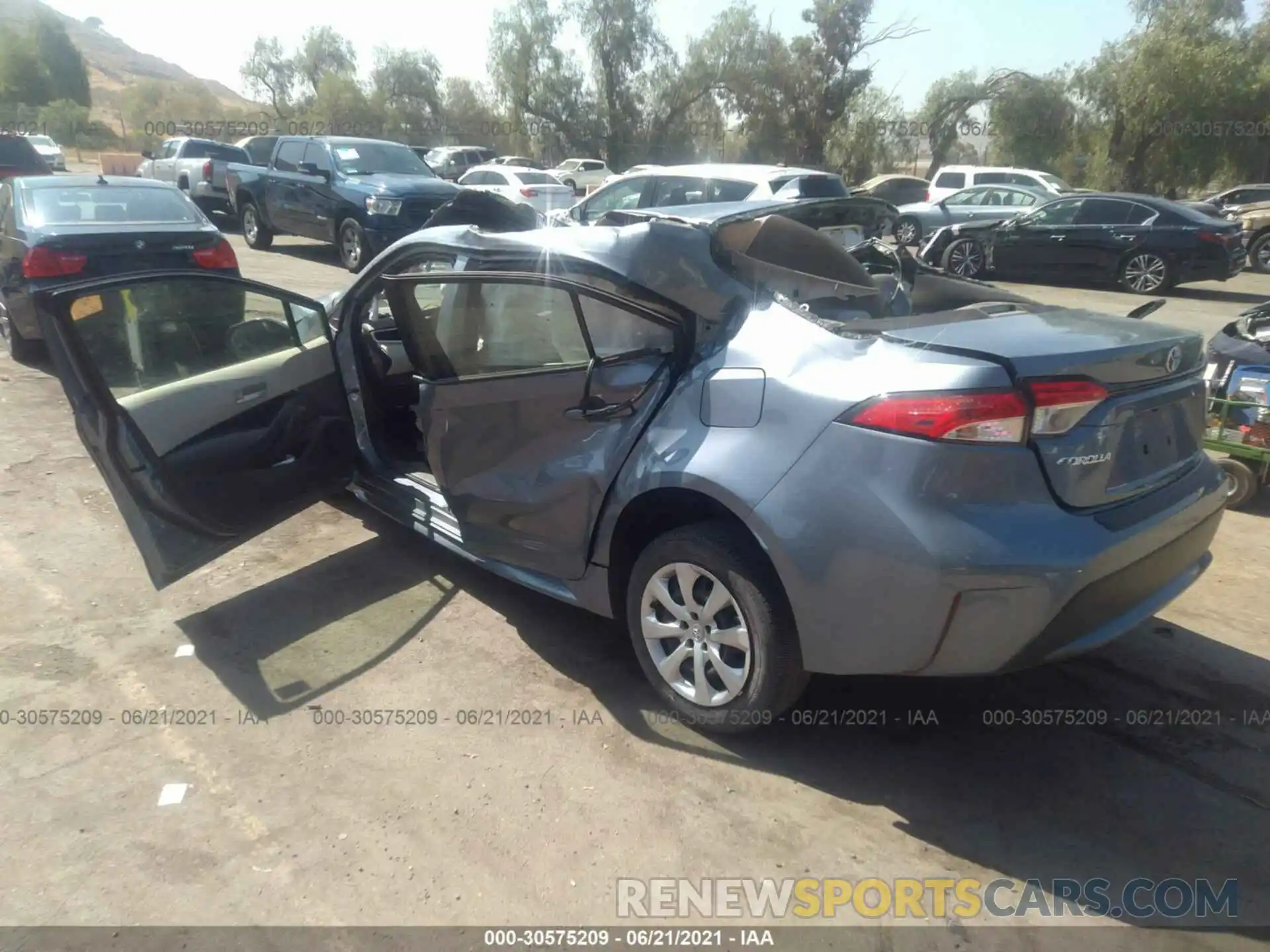 3 Photograph of a damaged car JTDEPRAE1LJ083310 TOYOTA COROLLA 2020