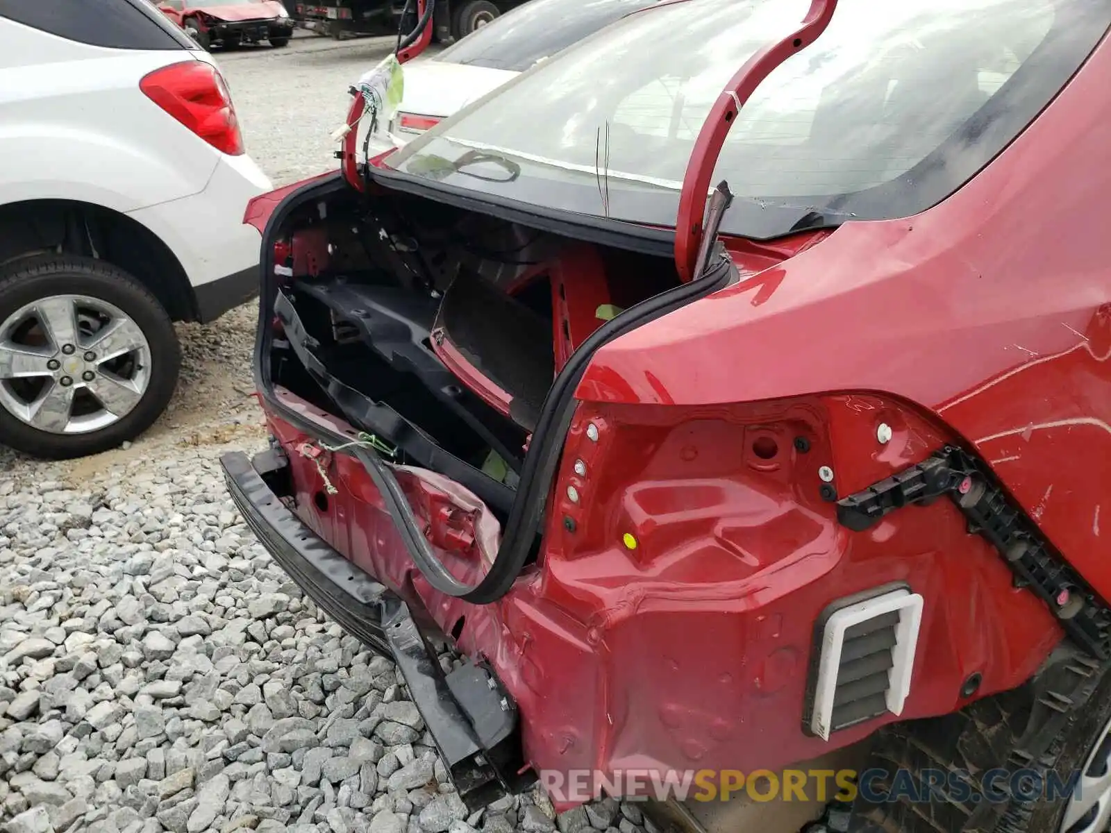 9 Photograph of a damaged car JTDEPRAE1LJ084392 TOYOTA COROLLA 2020