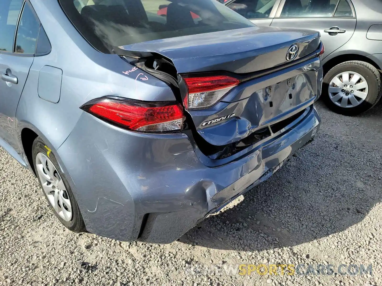 9 Photograph of a damaged car JTDEPRAE1LJ085168 TOYOTA COROLLA 2020