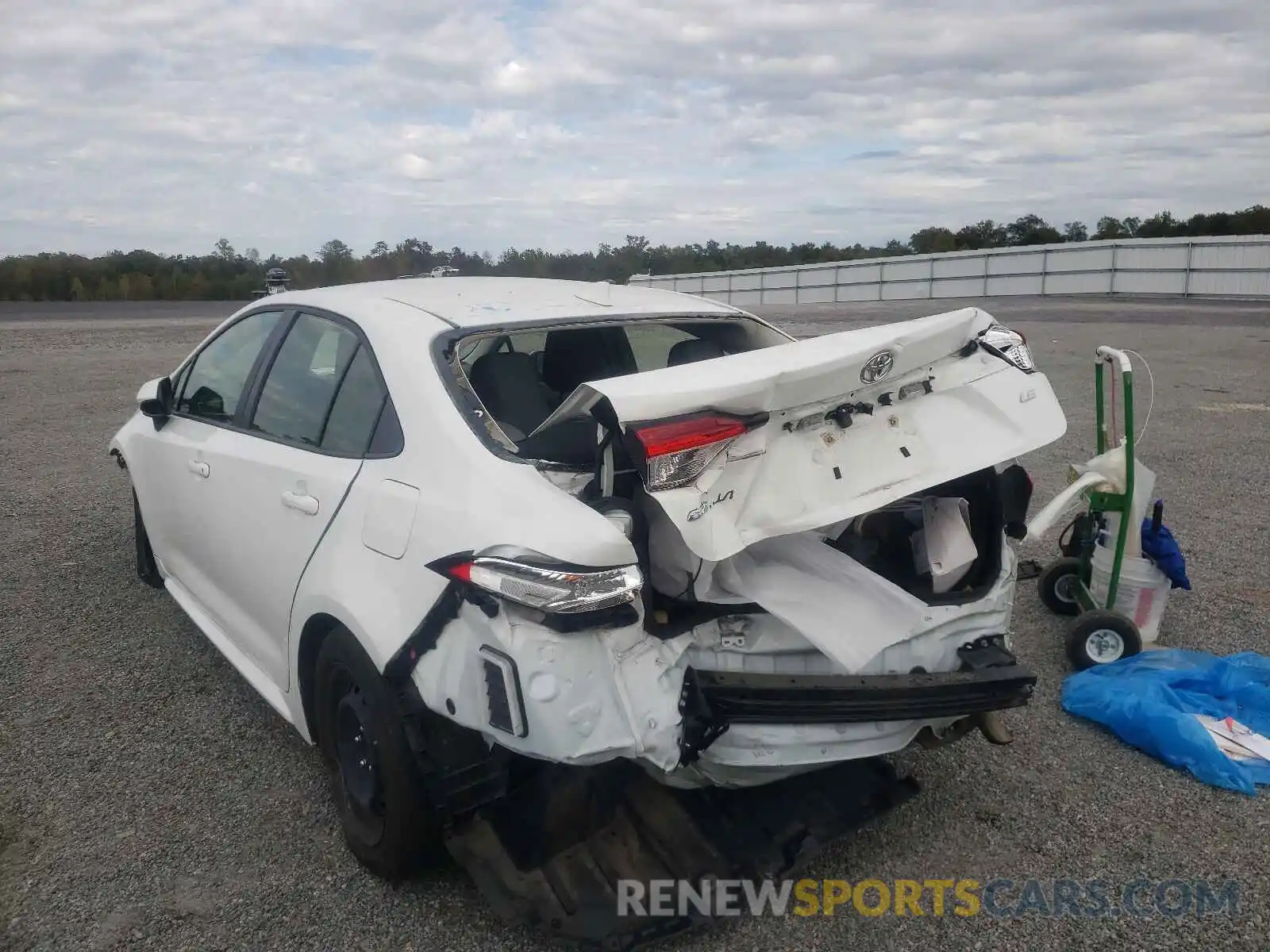 3 Photograph of a damaged car JTDEPRAE1LJ086918 TOYOTA COROLLA 2020