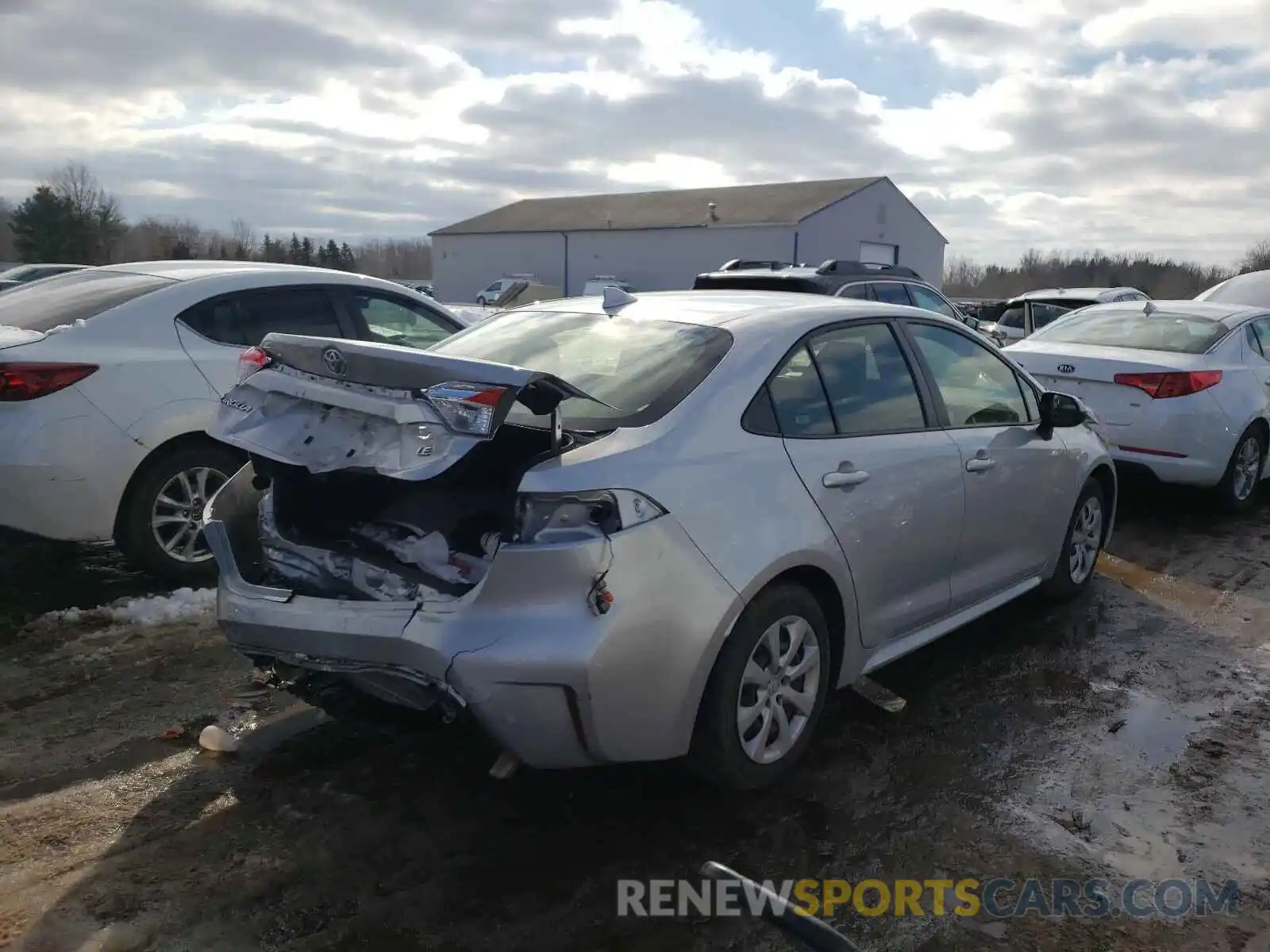 4 Photograph of a damaged car JTDEPRAE1LJ093996 TOYOTA COROLLA 2020