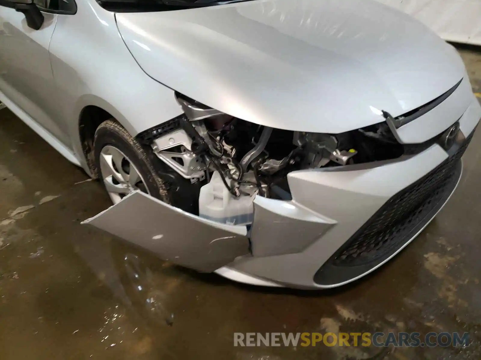 9 Photograph of a damaged car JTDEPRAE1LJ094419 TOYOTA COROLLA 2020