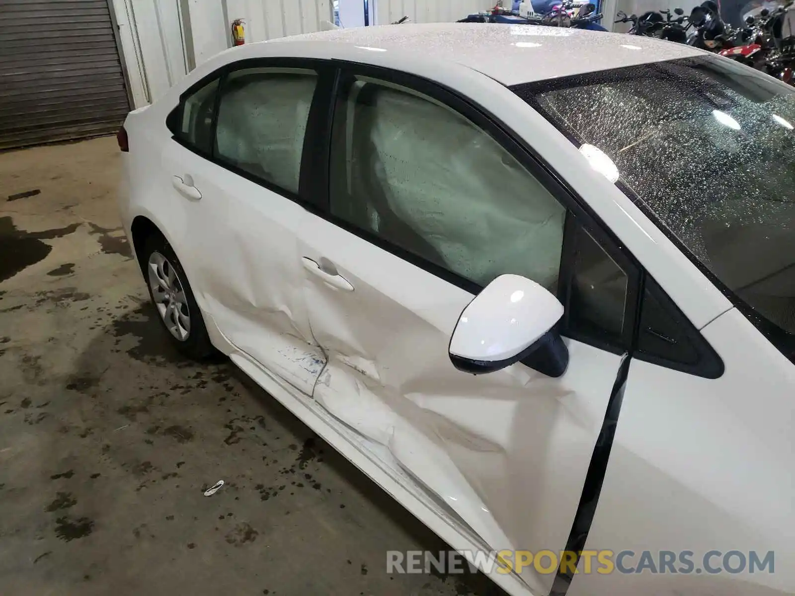 9 Photograph of a damaged car JTDEPRAE1LJ098616 TOYOTA COROLLA 2020