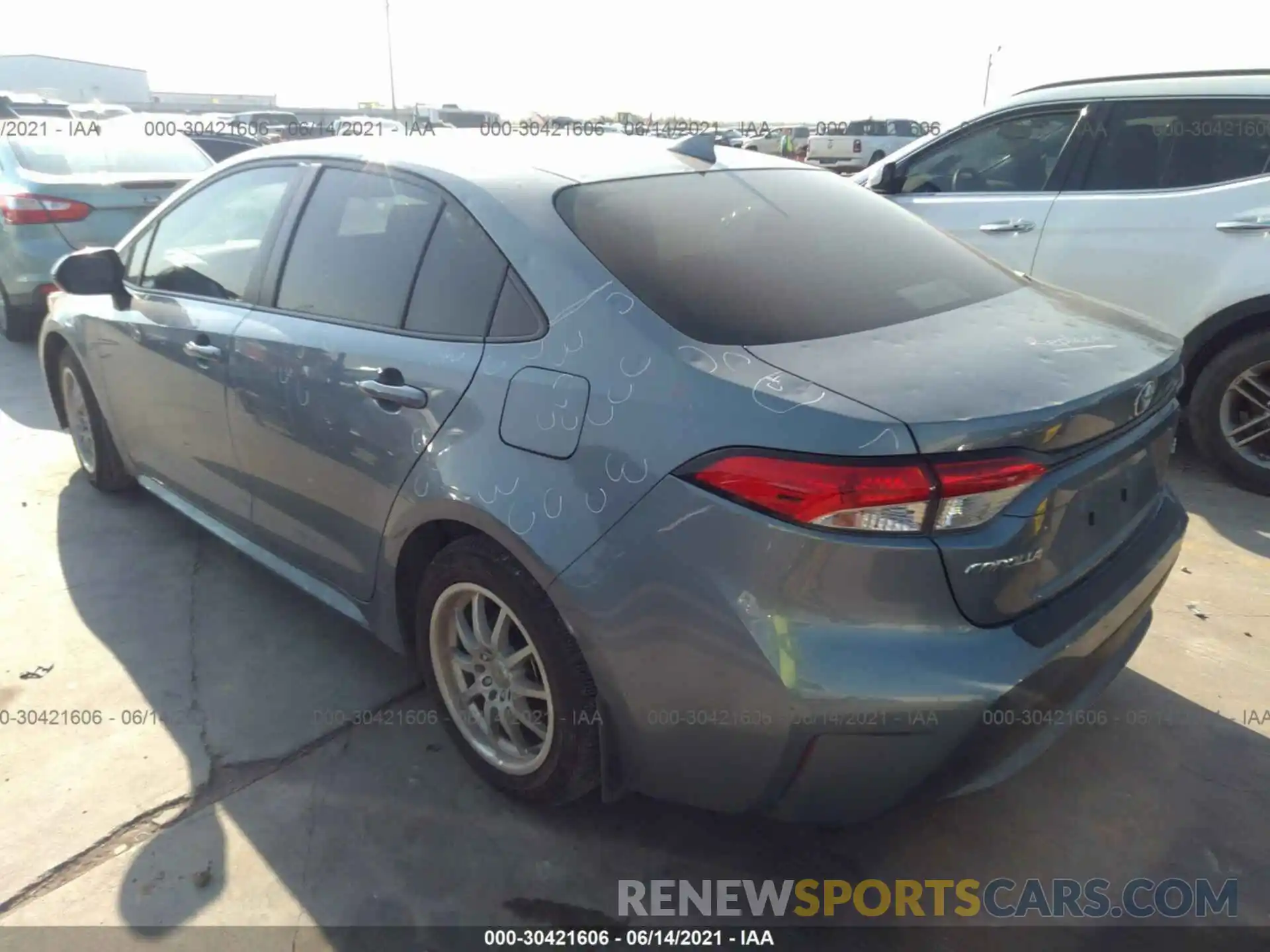 3 Photograph of a damaged car JTDEPRAE1LJ108819 TOYOTA COROLLA 2020