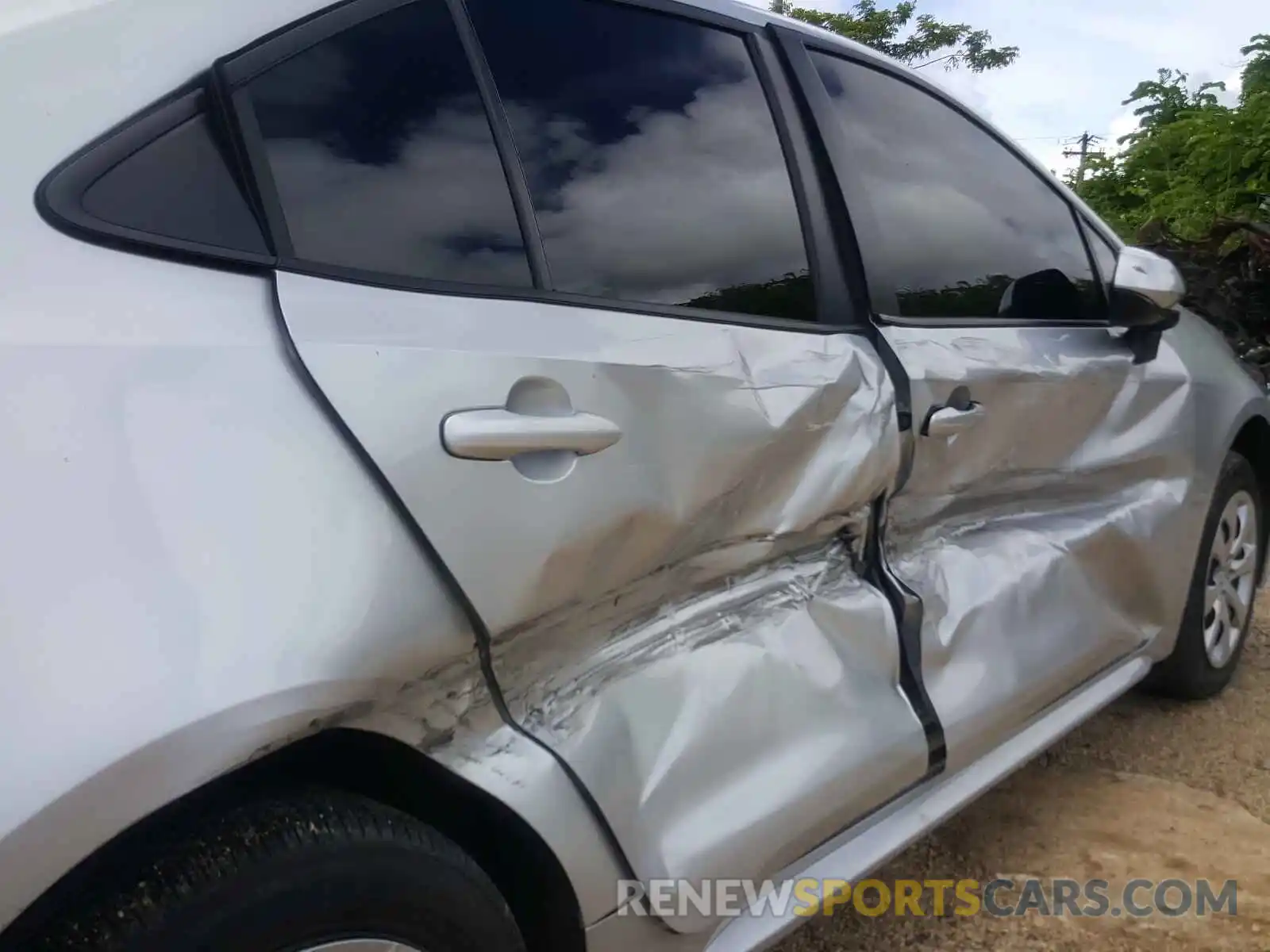 9 Photograph of a damaged car JTDEPRAE1LJ110649 TOYOTA COROLLA 2020