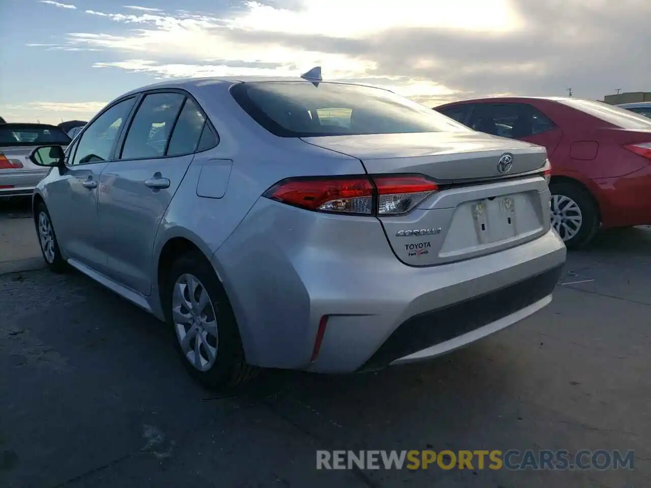 3 Photograph of a damaged car JTDEPRAE1LJ111526 TOYOTA COROLLA 2020