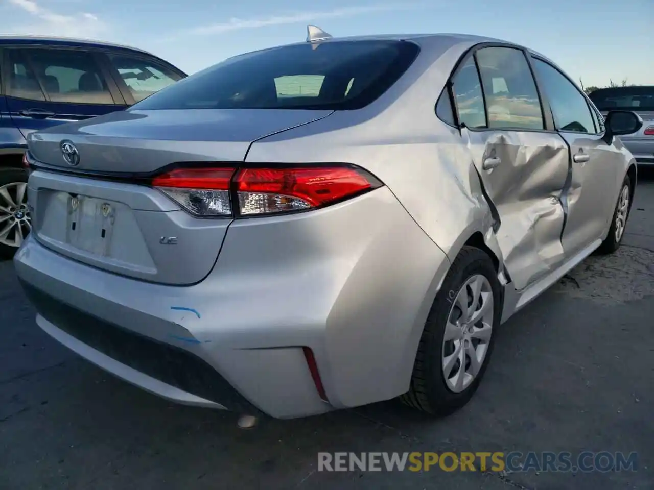 4 Photograph of a damaged car JTDEPRAE1LJ111526 TOYOTA COROLLA 2020