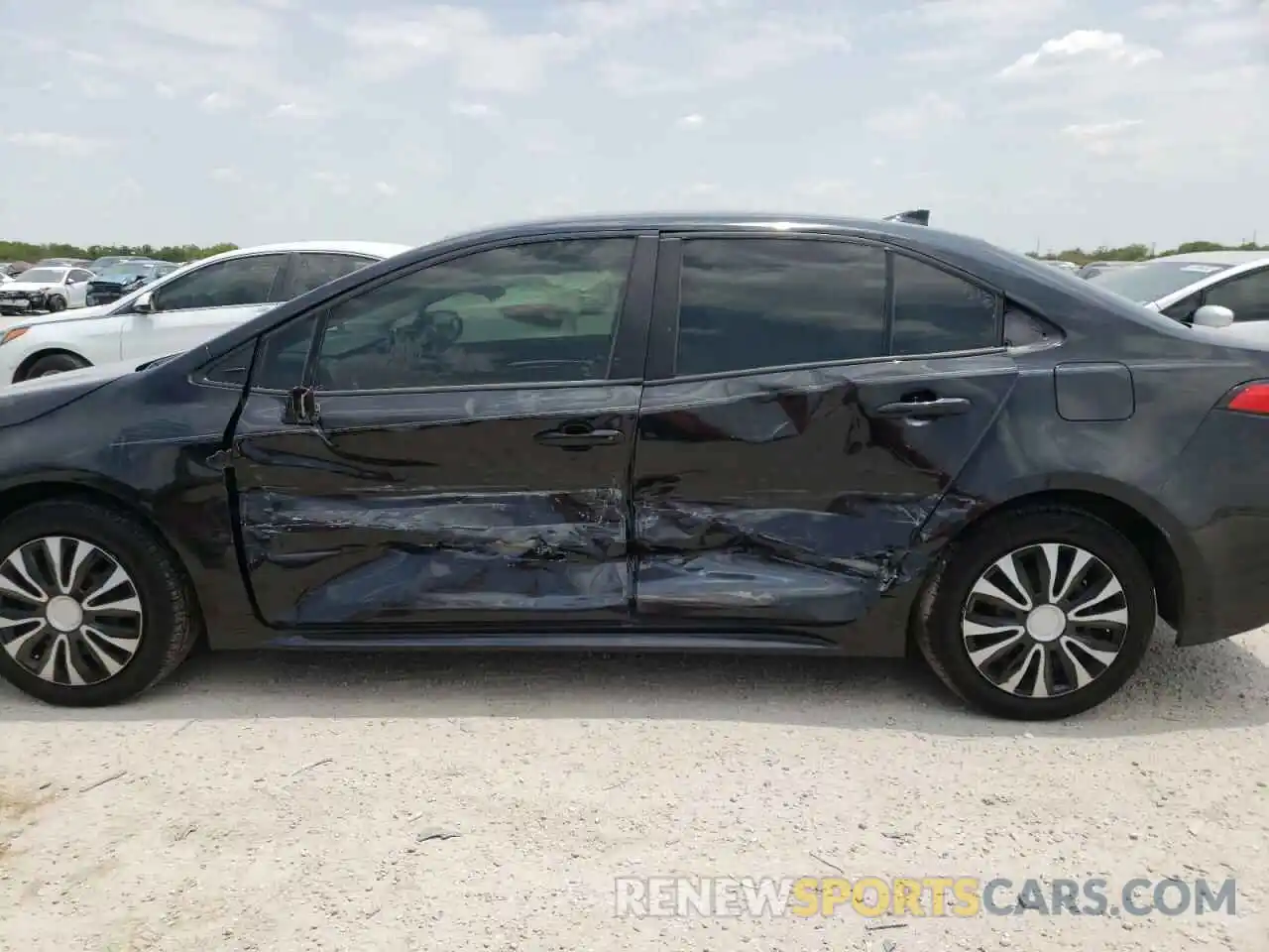 9 Photograph of a damaged car JTDEPRAE1LJ111736 TOYOTA COROLLA 2020