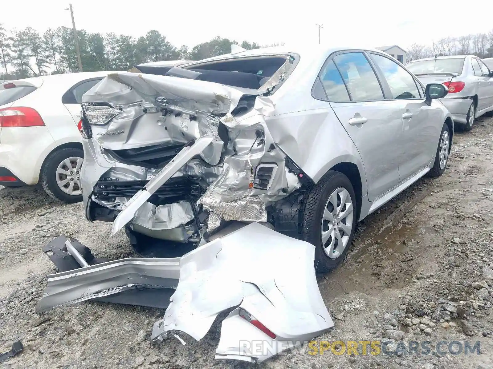 4 Photograph of a damaged car JTDEPRAE2LJ009975 TOYOTA COROLLA 2020