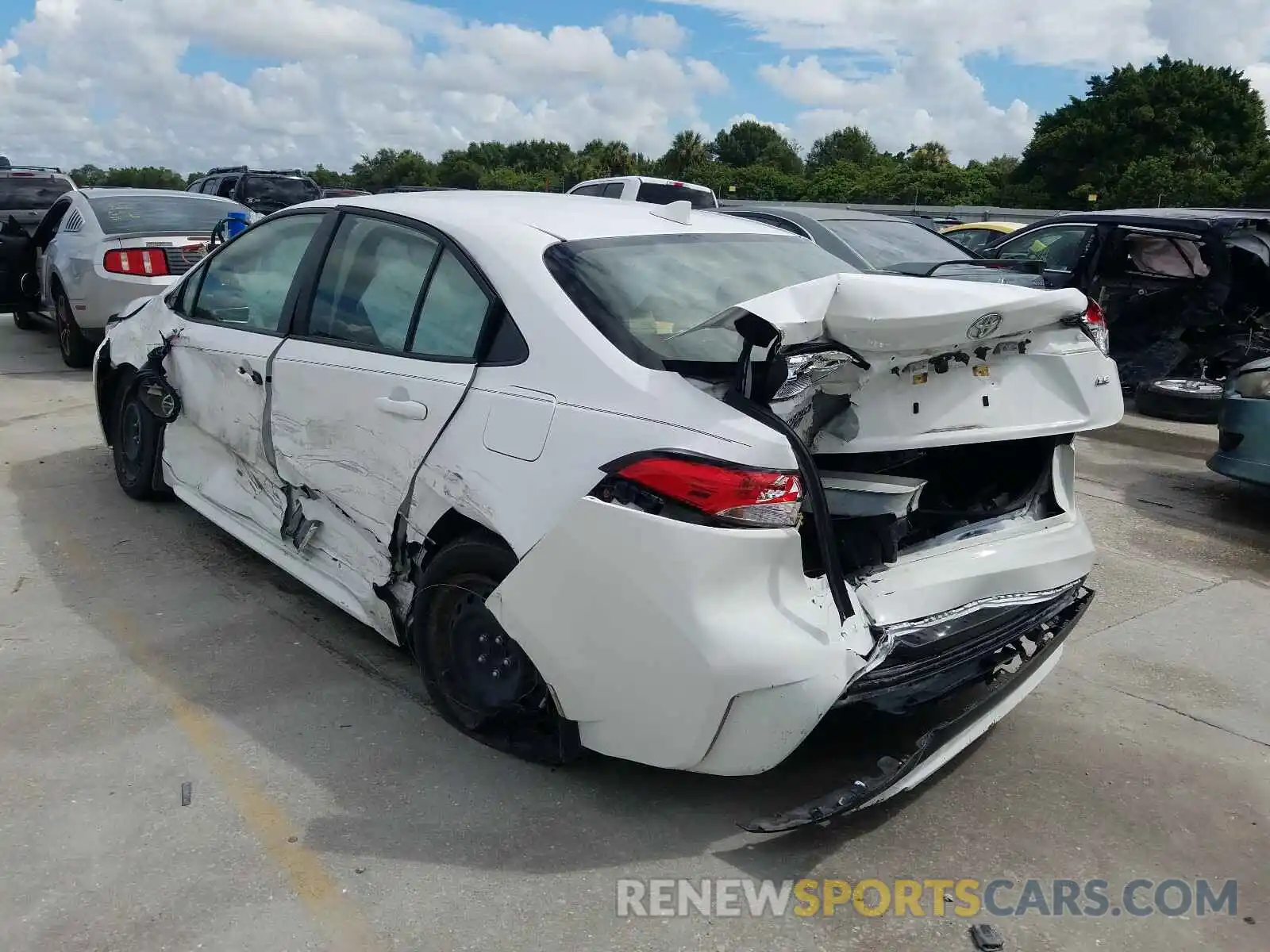 3 Photograph of a damaged car JTDEPRAE2LJ013587 TOYOTA COROLLA 2020