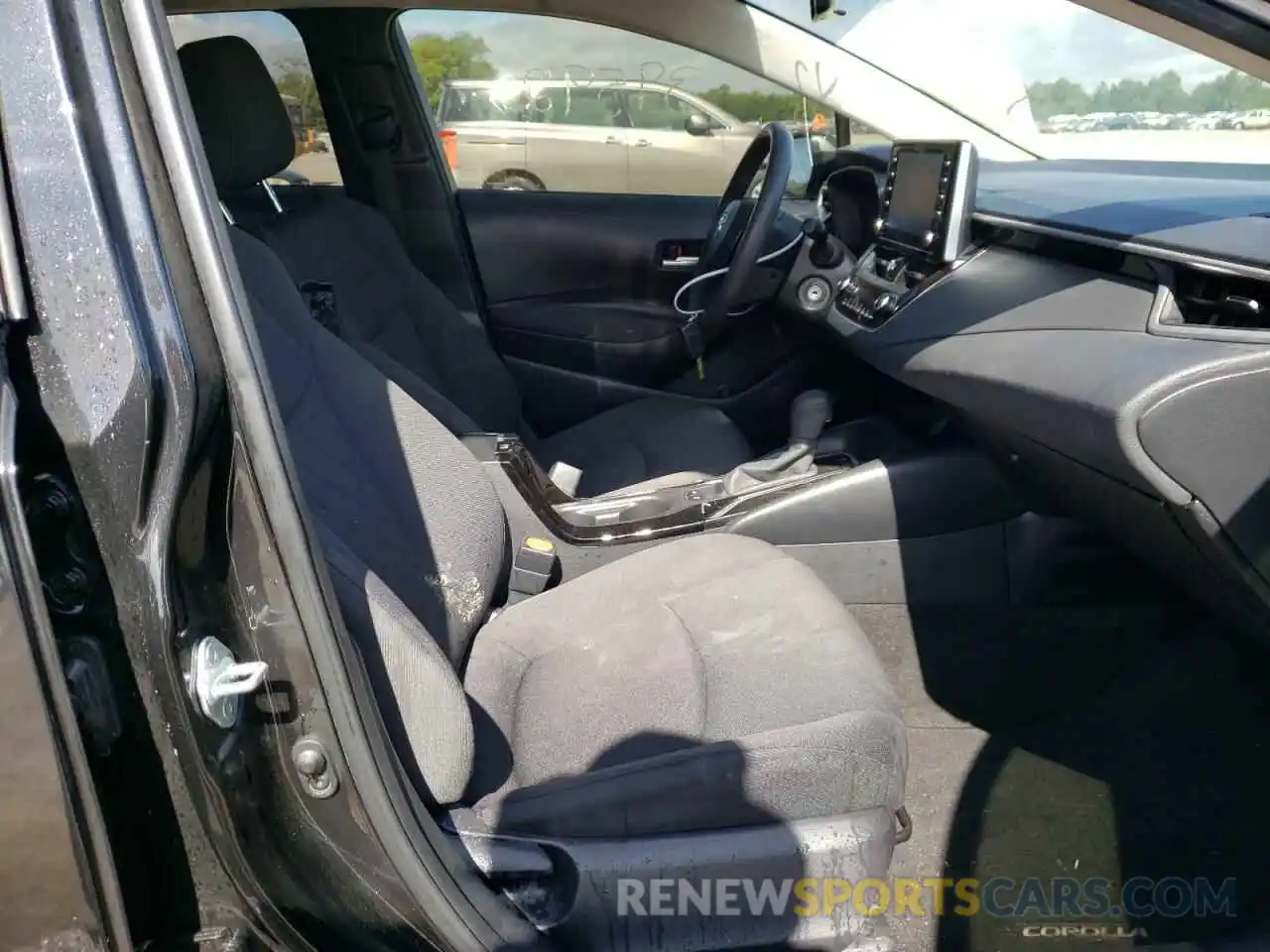 5 Photograph of a damaged car JTDEPRAE2LJ017560 TOYOTA COROLLA 2020