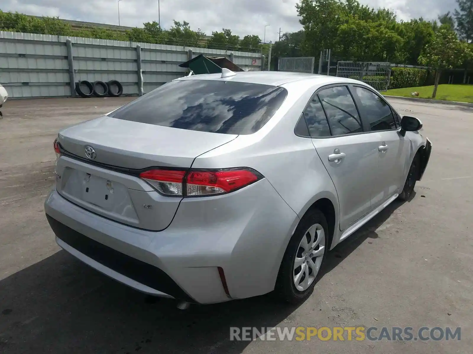 4 Photograph of a damaged car JTDEPRAE2LJ031362 TOYOTA COROLLA 2020